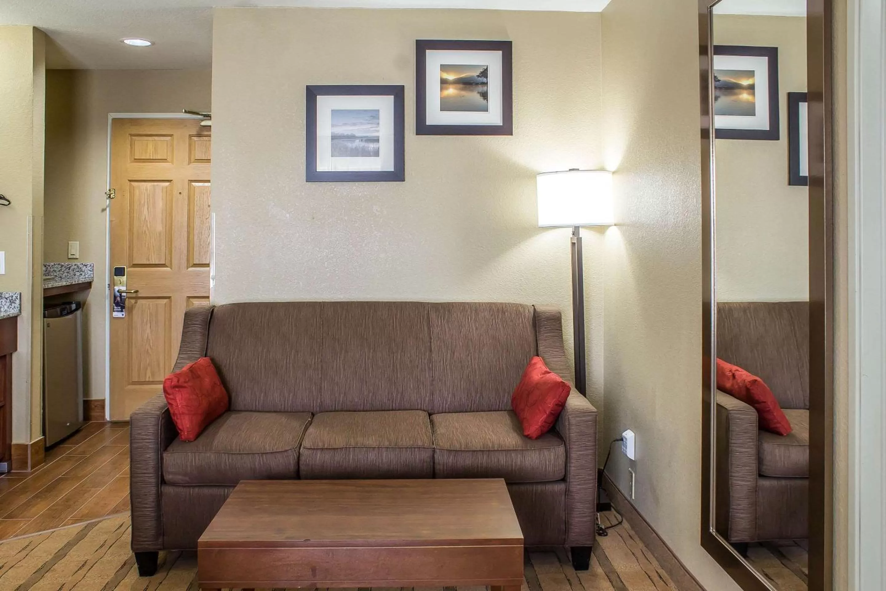 Photo of the whole room in Comfort Inn & Suites Cedar Rapids North - Collins Road