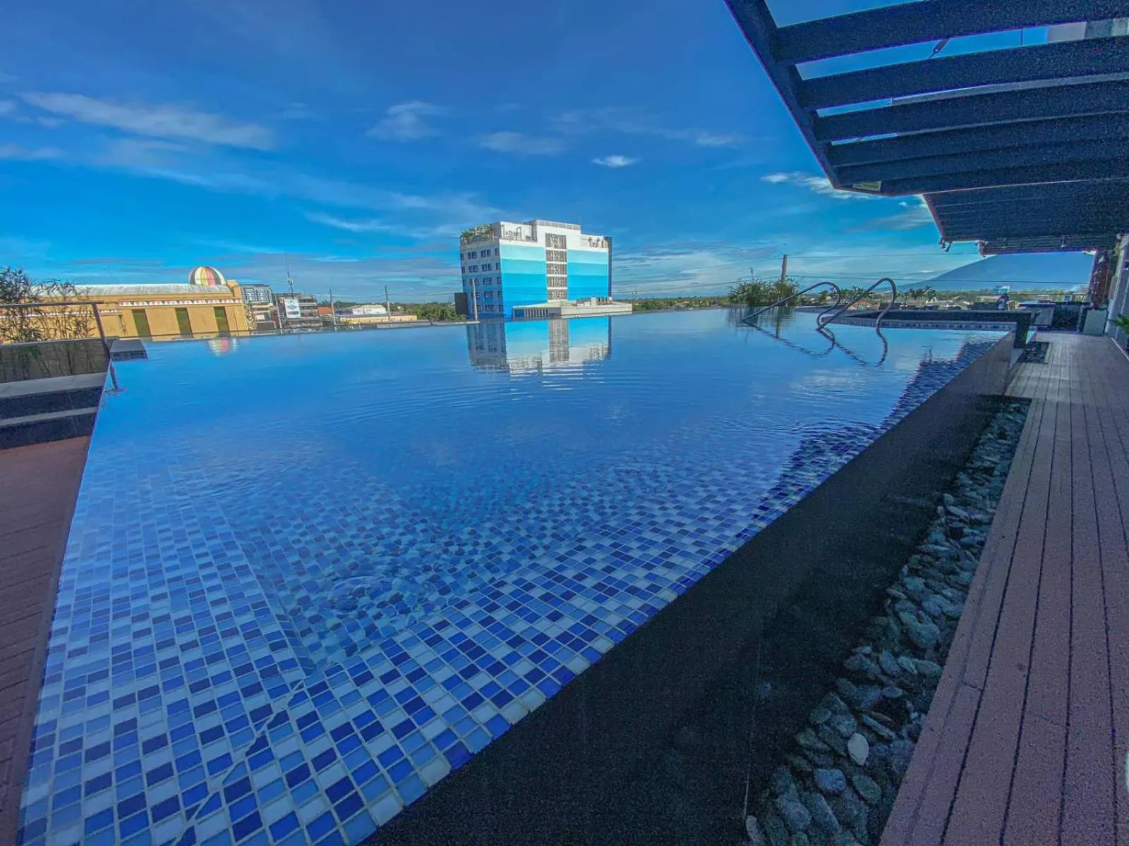 Day in Best Western Plus Metro Clark