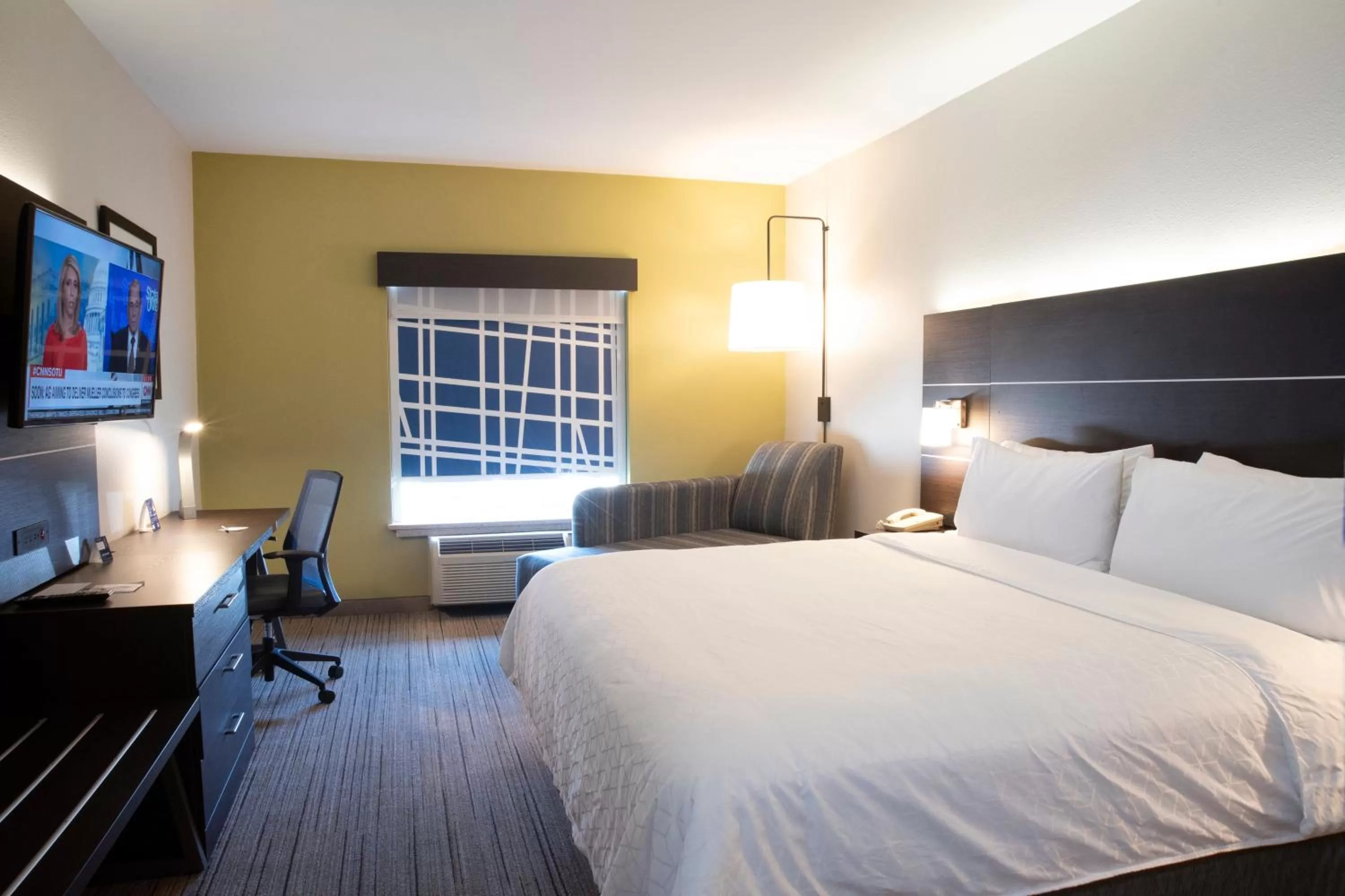 Photo of the whole room, Bed in Holiday Inn Express Hotel & Suites Chester by IHG