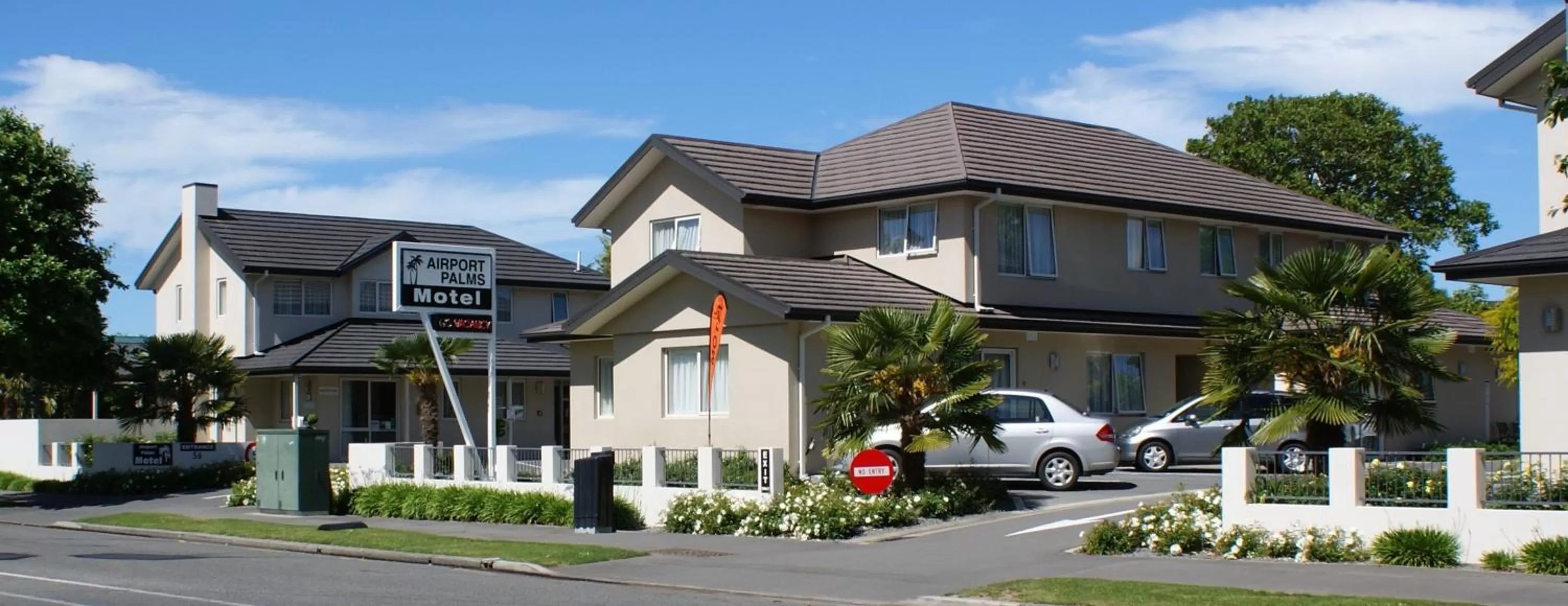 Property building in Airport Palms Motel