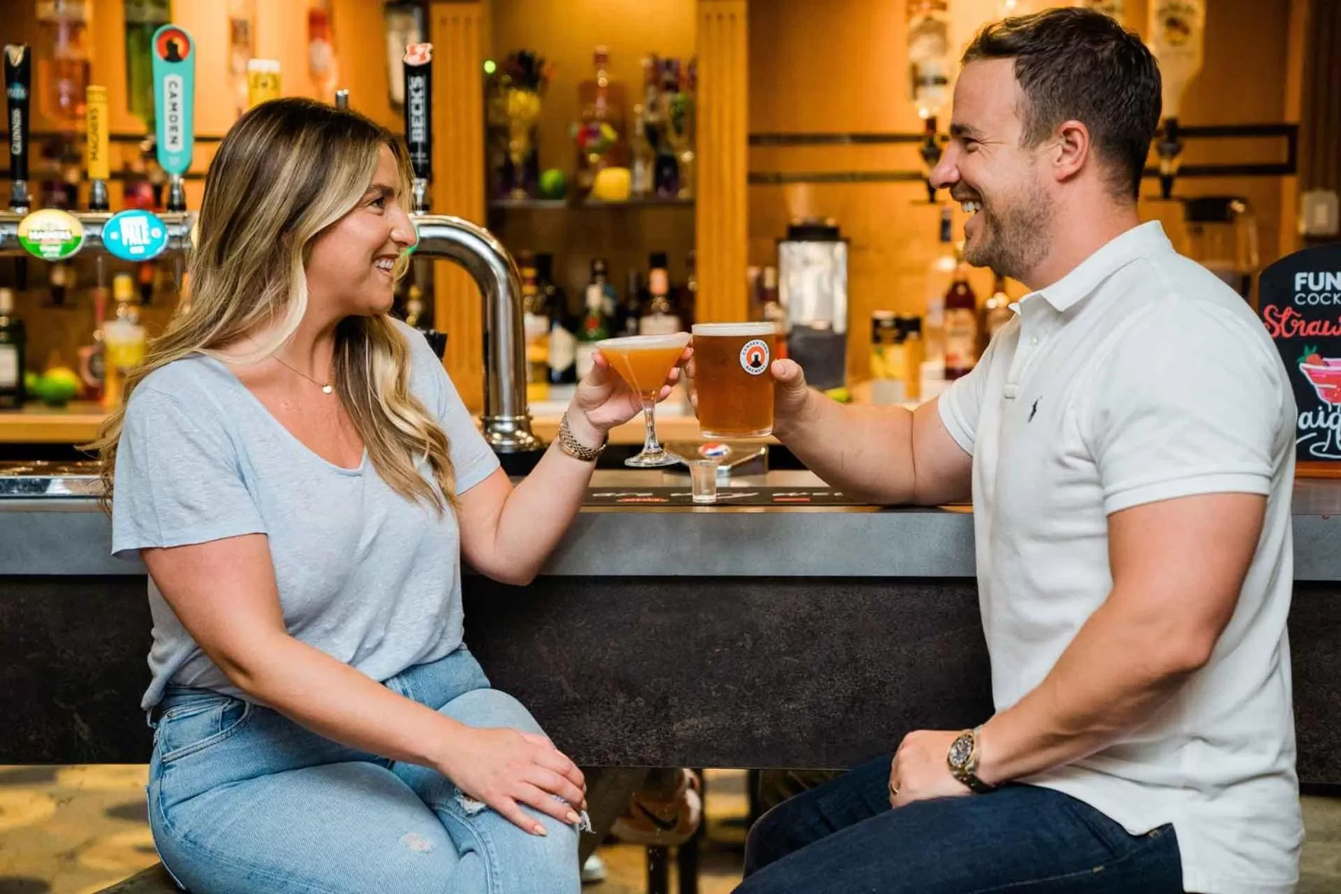 Lounge or bar in Cliffs Hotel