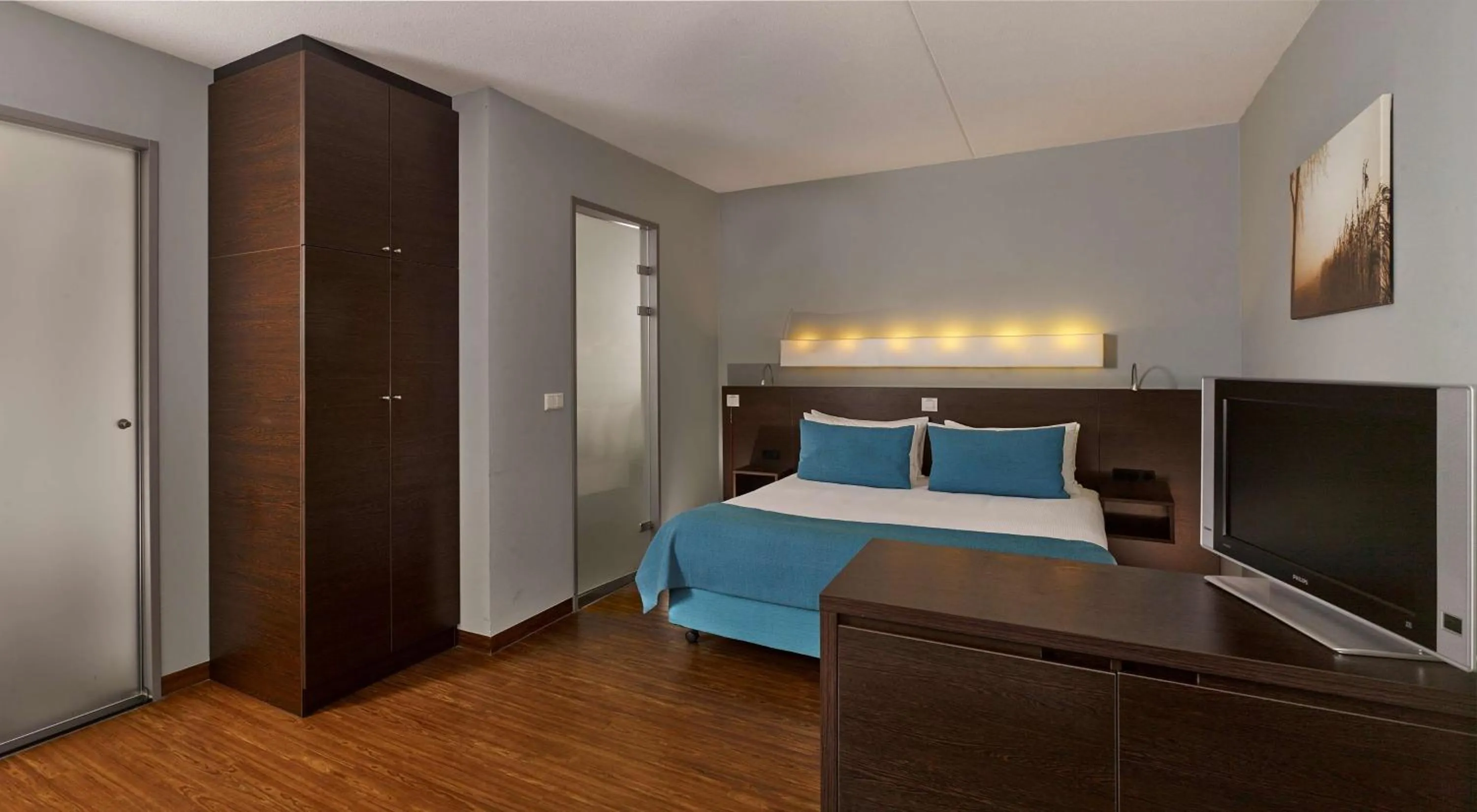Photo of the whole room, Bed in Park Plaza Amsterdam Airport