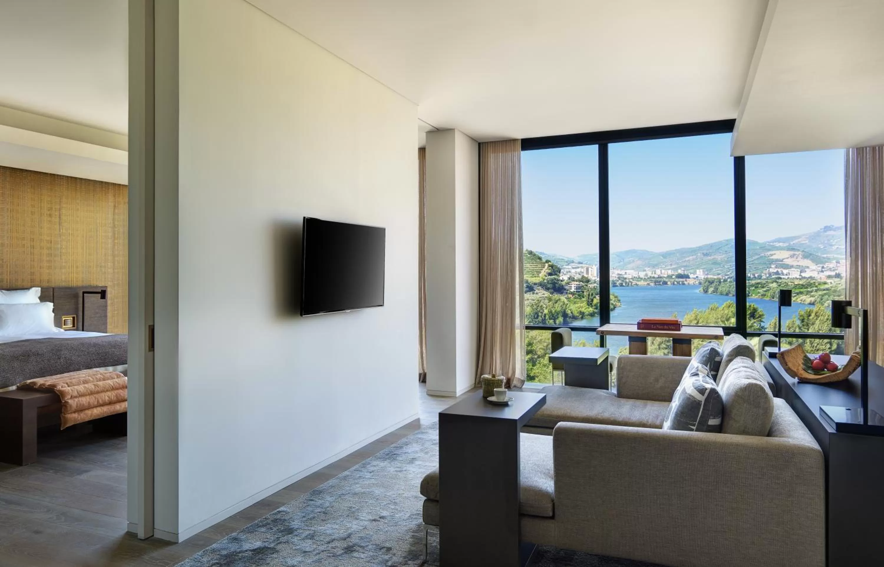 Coffee/tea facilities, Bed in Six Senses Douro Valley