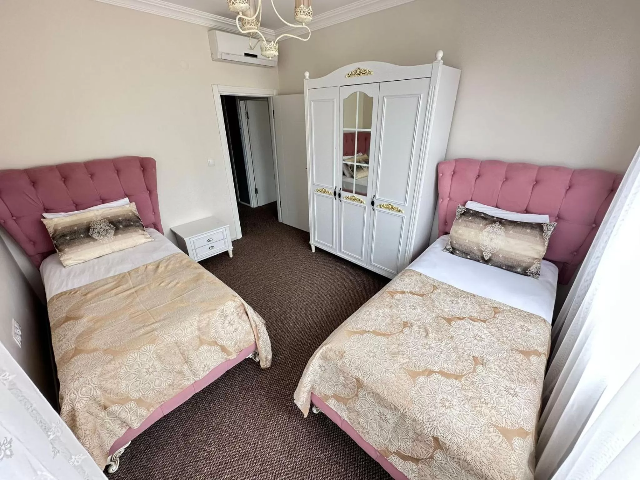 Bed in Bikka&Asell Suite Hotel