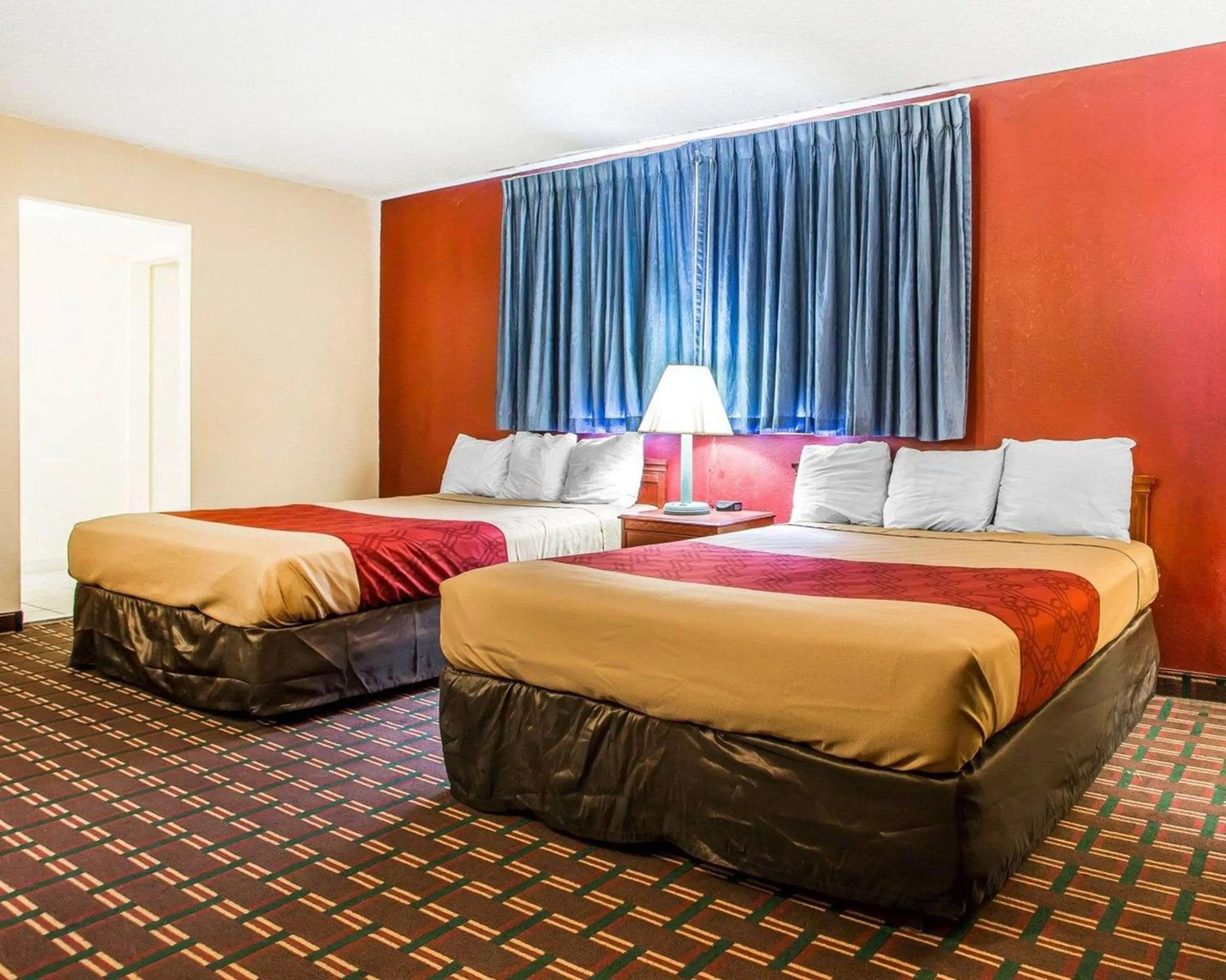 Photo of the whole room, Bed in Rodeway Inn Montpelier