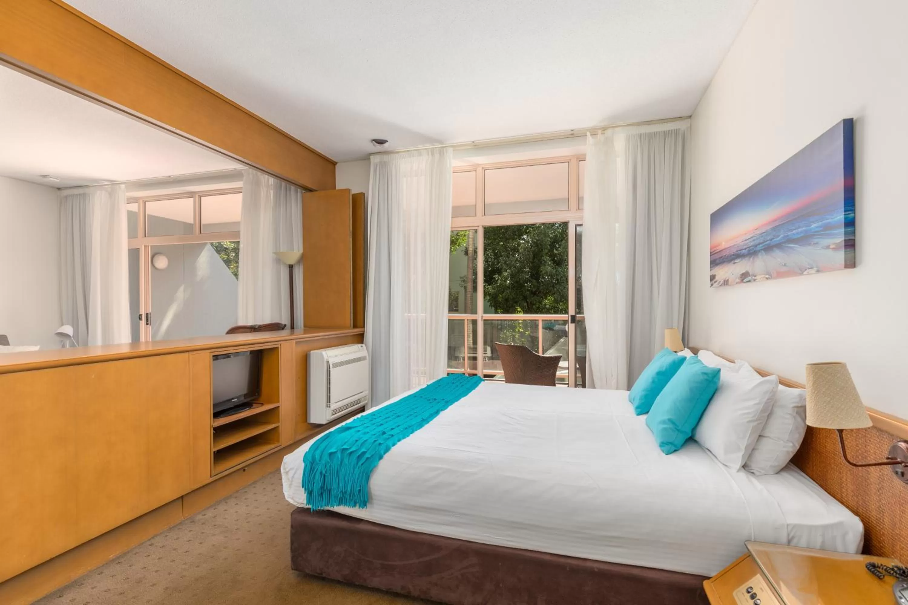 Accessible One-Bedroom Apartment in Charlesworth Bay Beach Resort