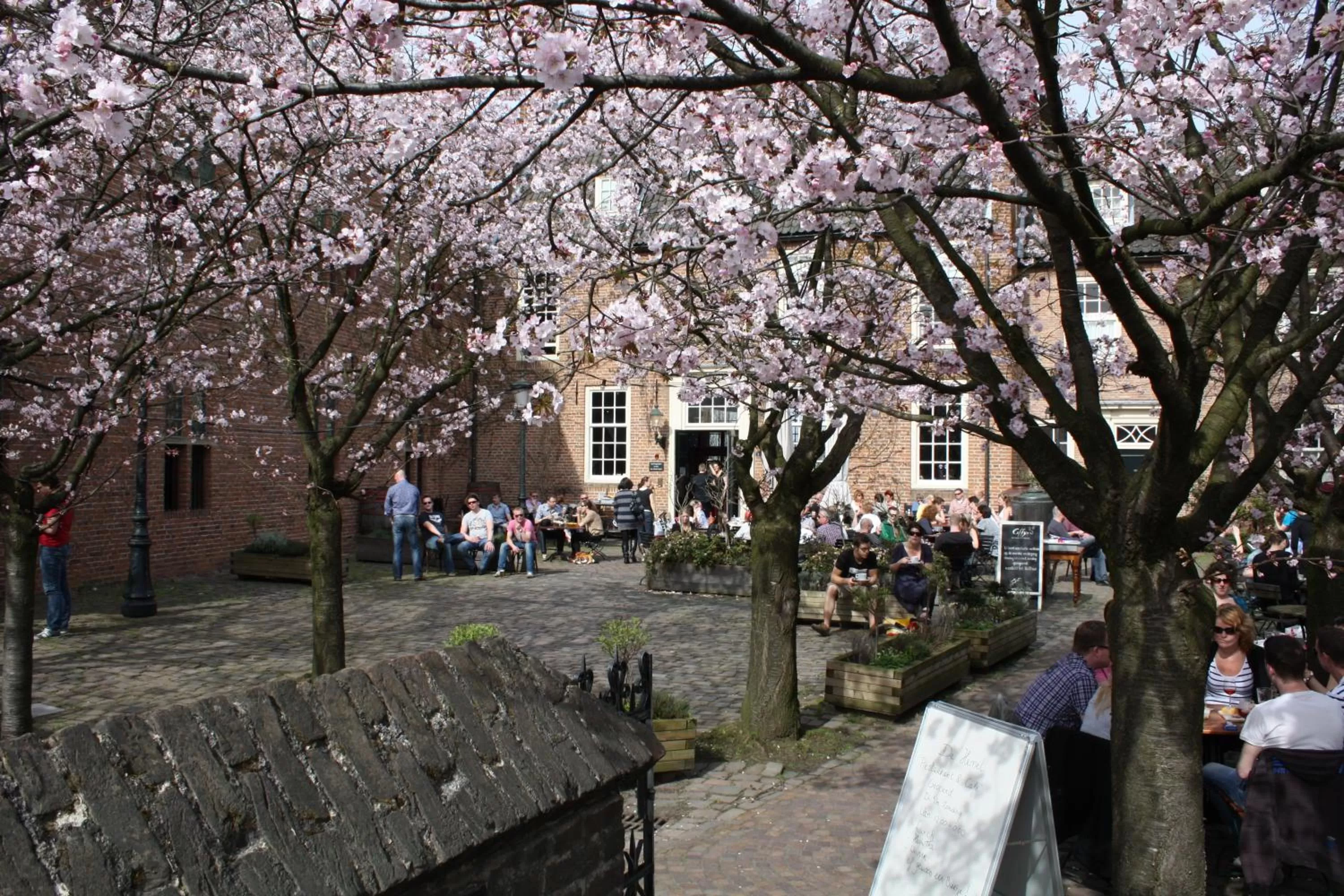 Facade/entrance in De Hemel De Kracht van Ambacht