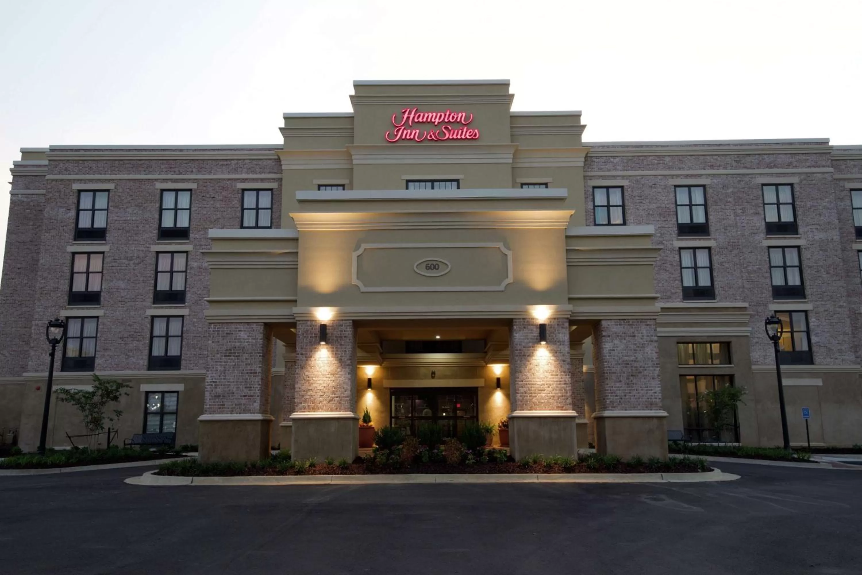 Property building in Hampton Inn & Suites Ridgeland