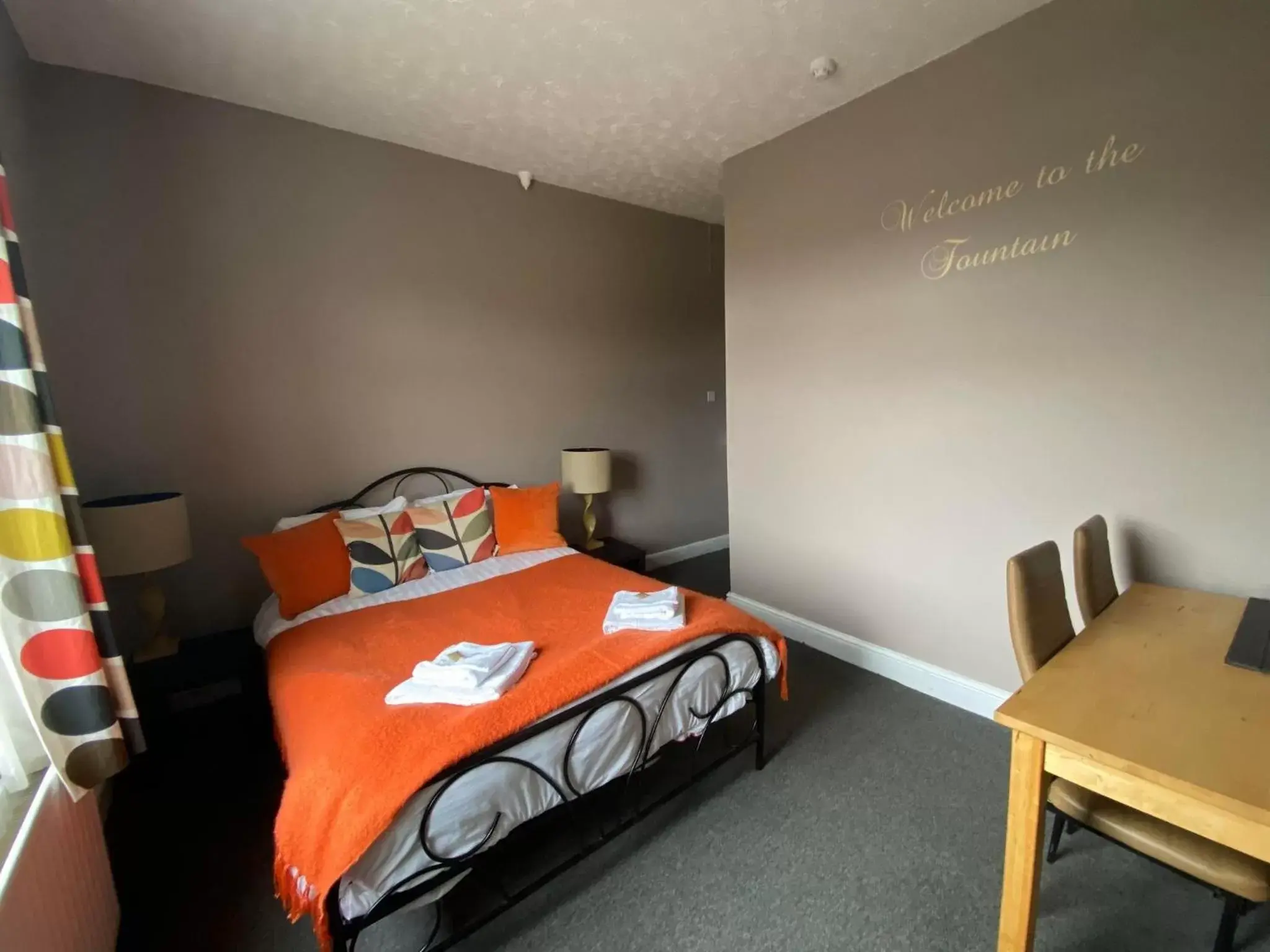 Budget Double Room in The Fountain Budget Double Room in The Fountain