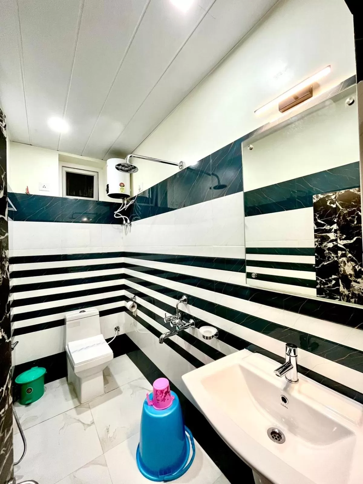 Bathroom in Hotel Samrat