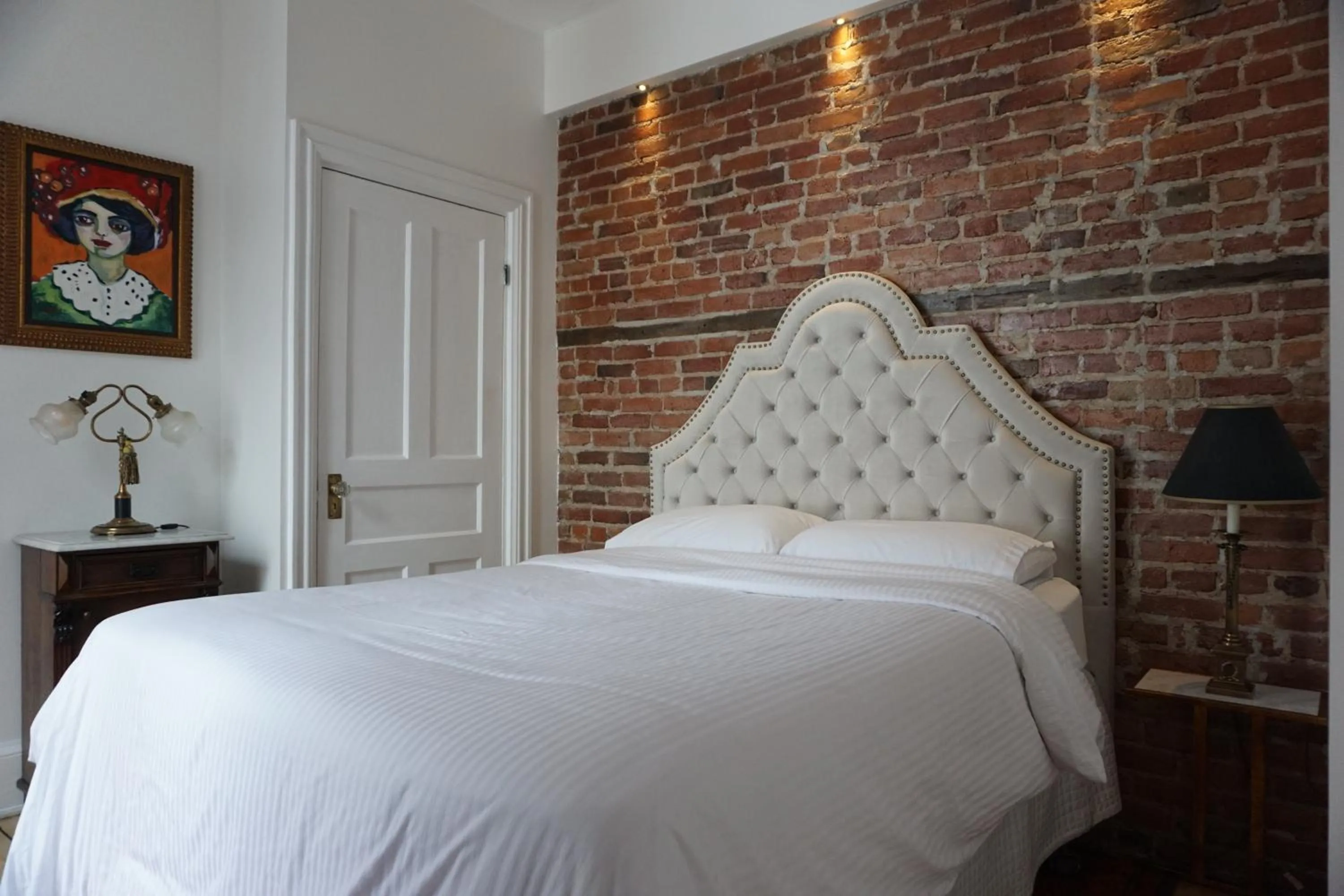 Bed in Hôtel Marie-Rollet