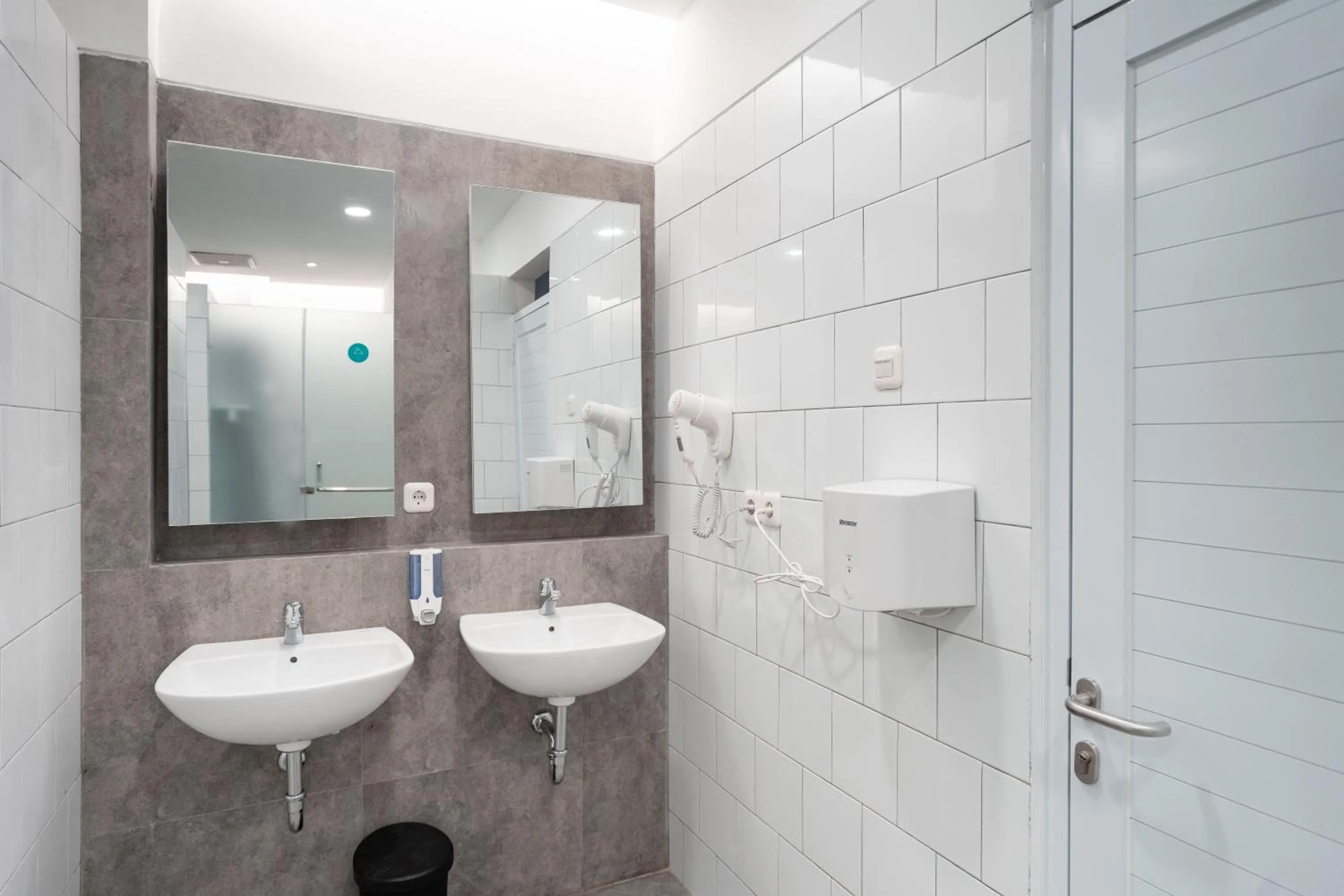 Public Bath in Bobopod Kebayoran Baru, Jakarta