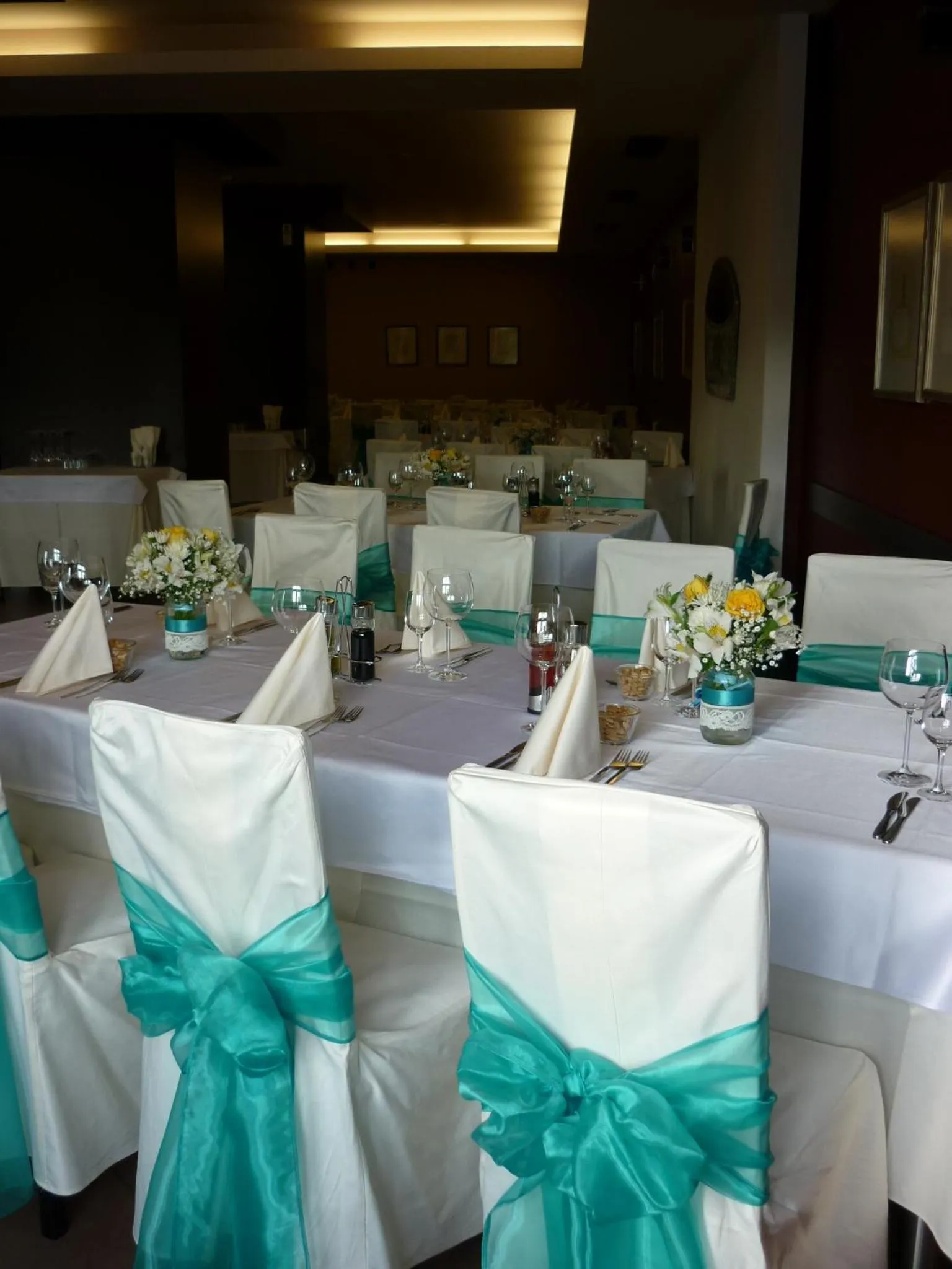 Restaurant/places to eat in Kendros Hotel