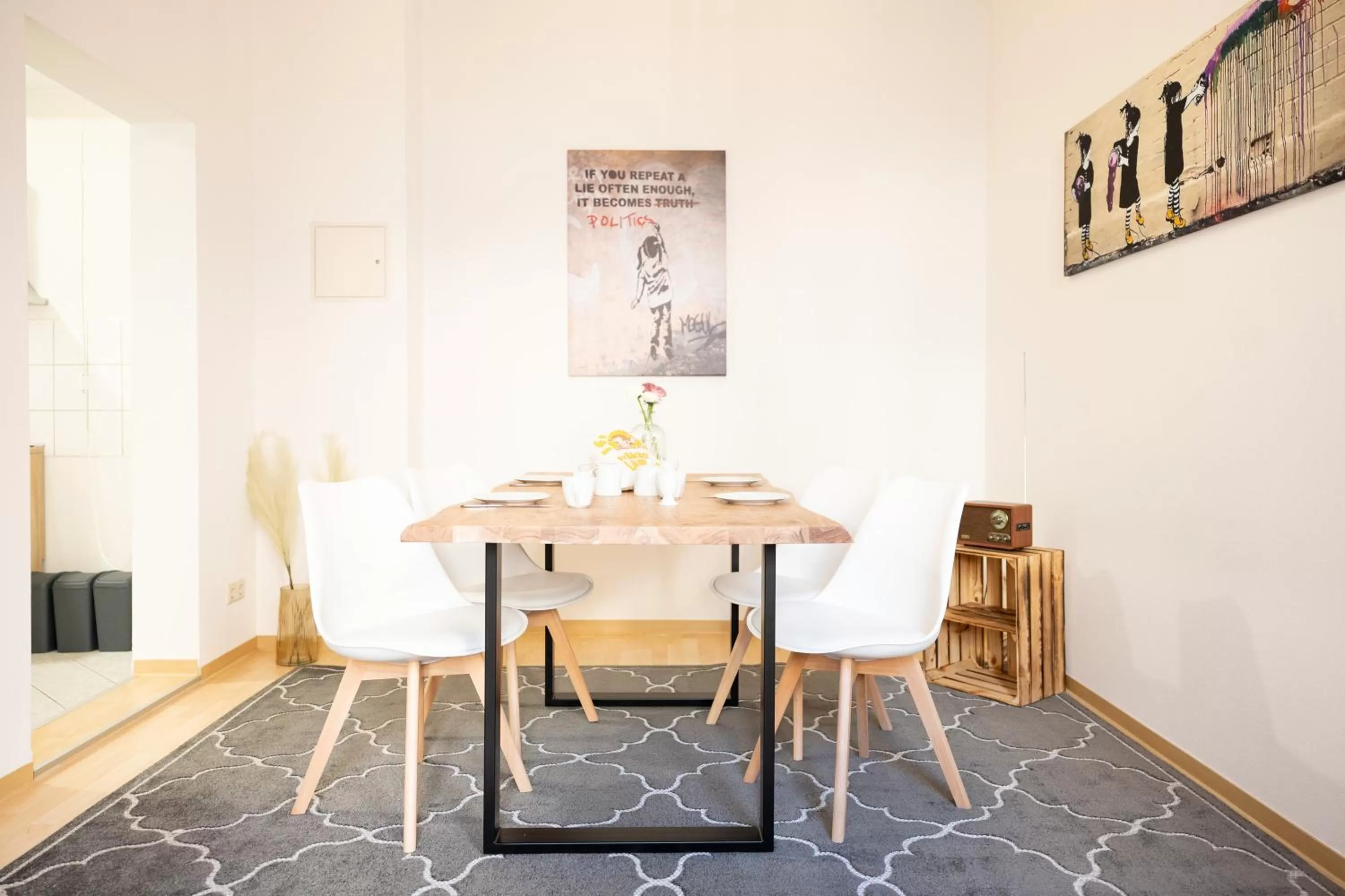 Dining area in Apartments an der Oper - Innenstadt - Zentral - Küche - Wifi - Powered by Ko-Living