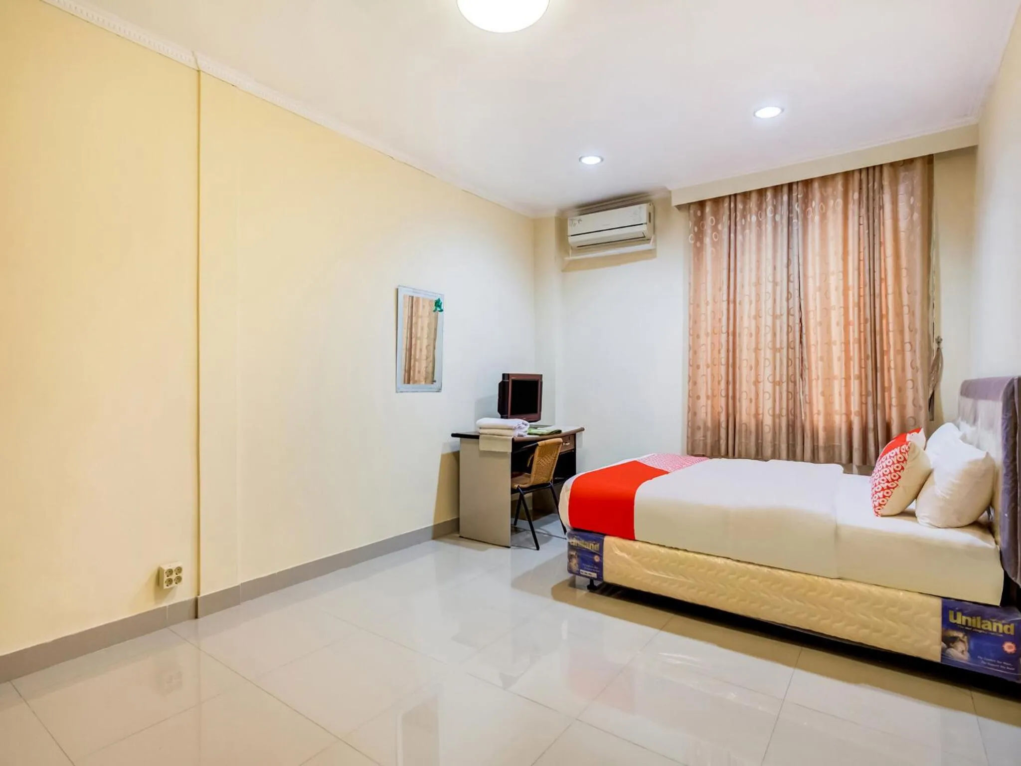 Bedroom, Bed in Hotel O Sofia Homestay Syariah