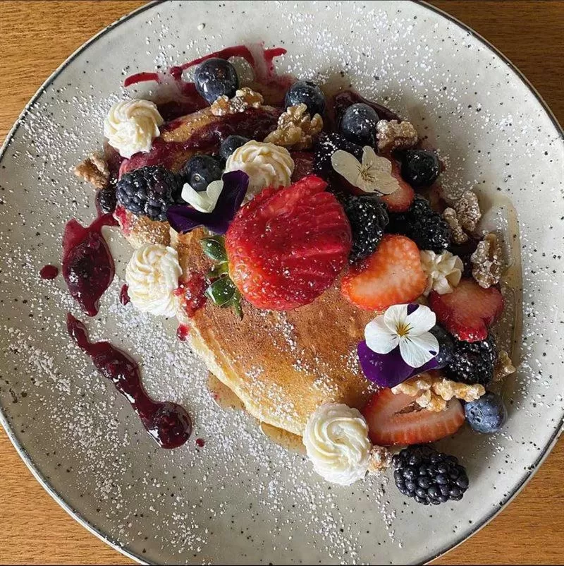 Restaurant/places to eat in Amaroo Park