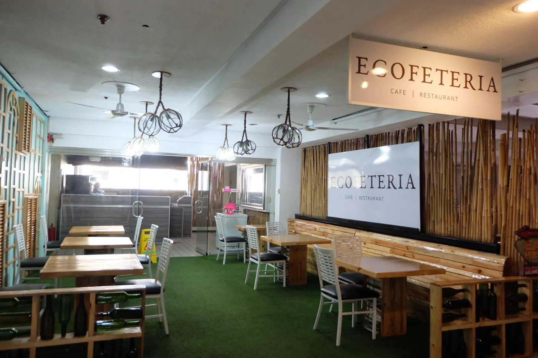 Restaurant/places to eat in Spaces Hotel Makati