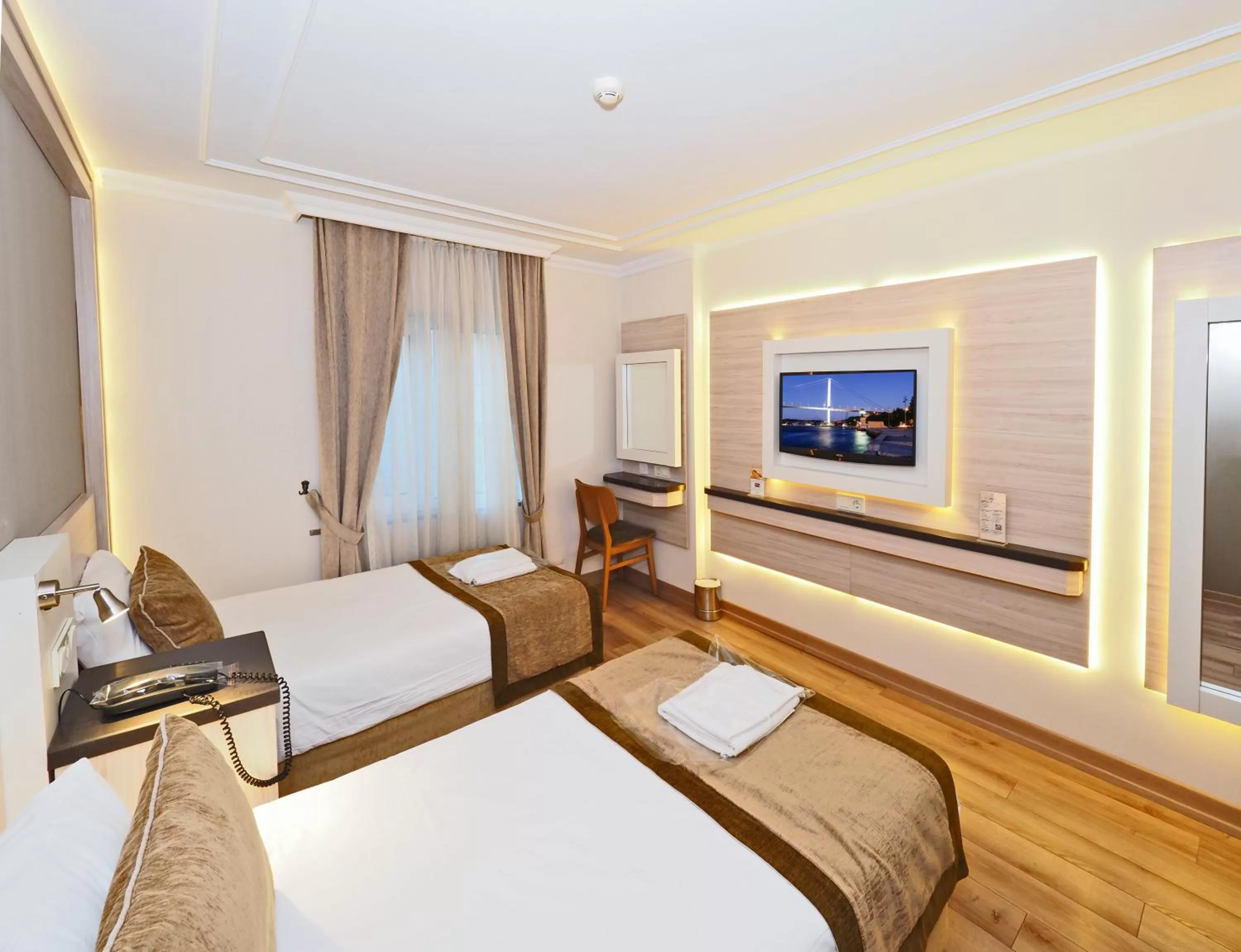 Twin Room - Disability Access in Hotel Bulvar Palas