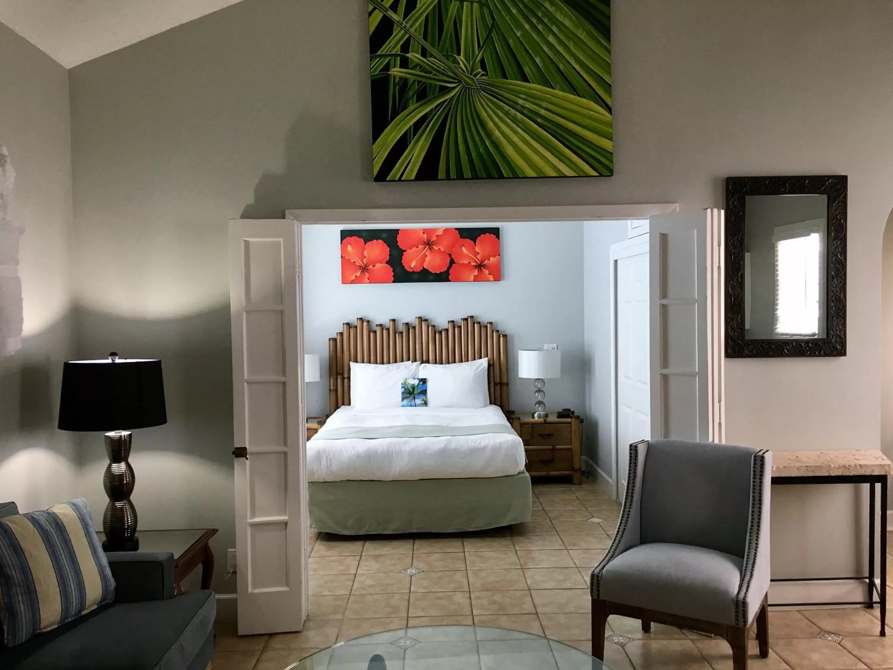 Photo of the whole room, Bed in Douglas House