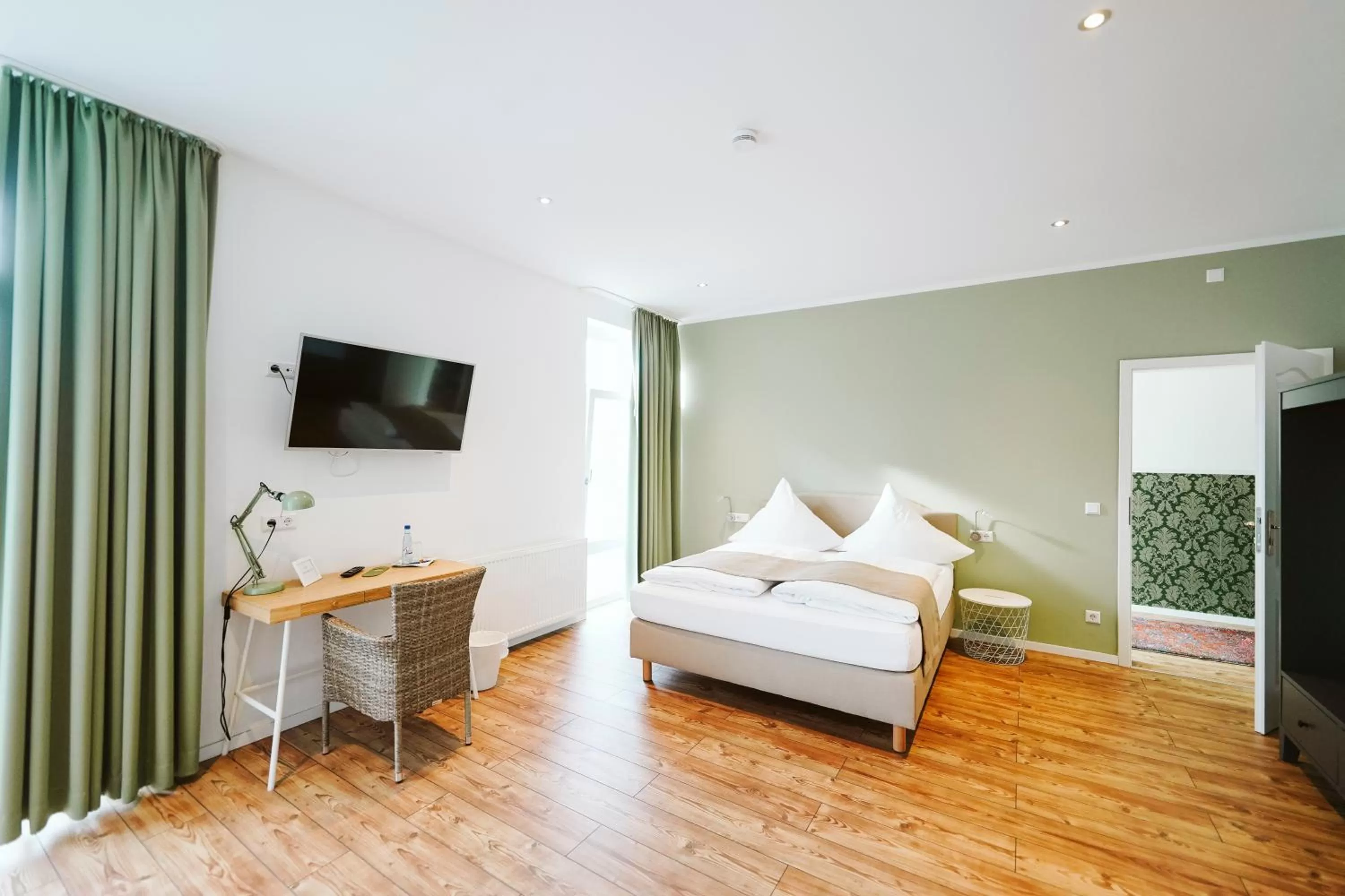 Bed in Hotel Grüner Baum