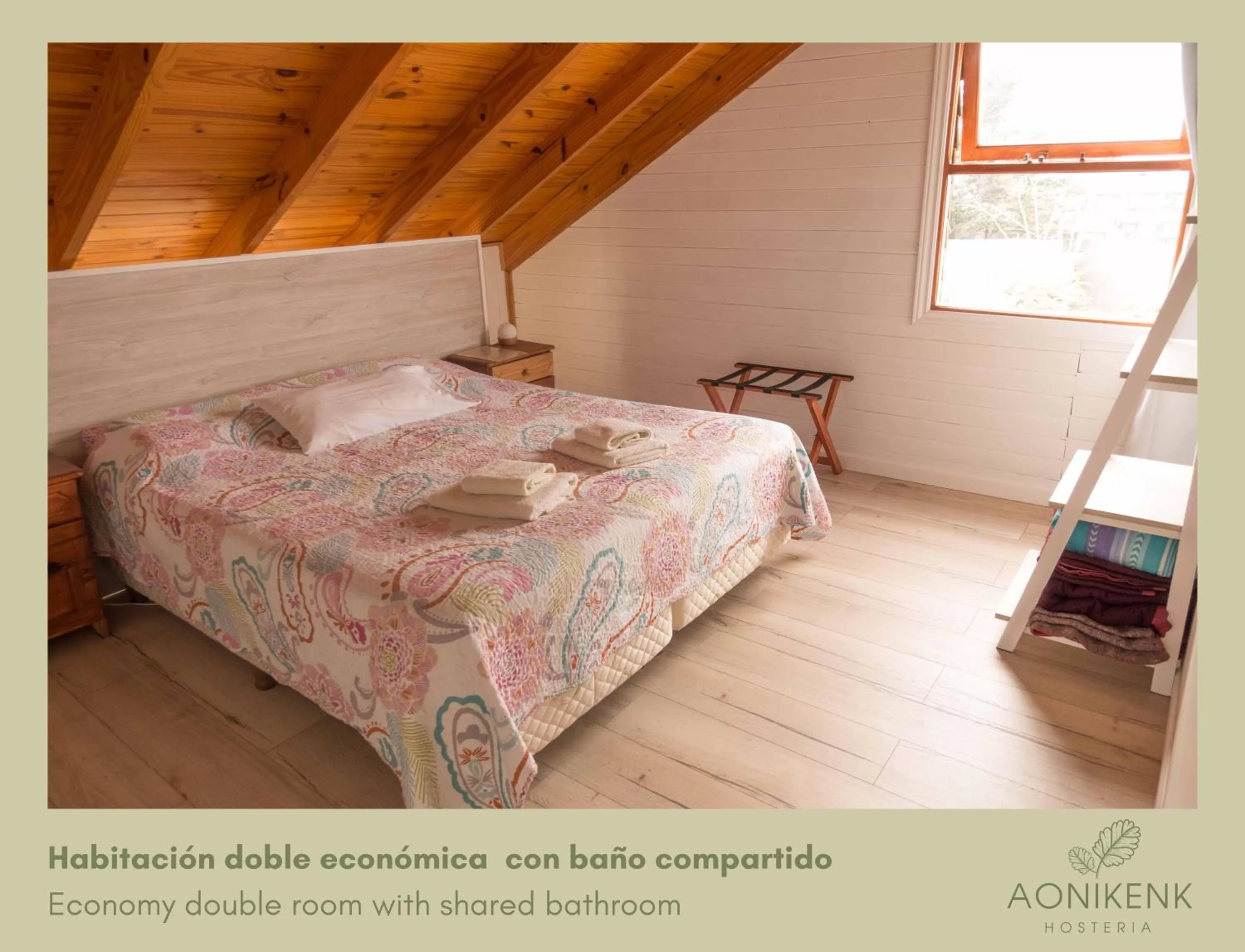 Photo of the whole room, Bed in Hostería Aonikenk