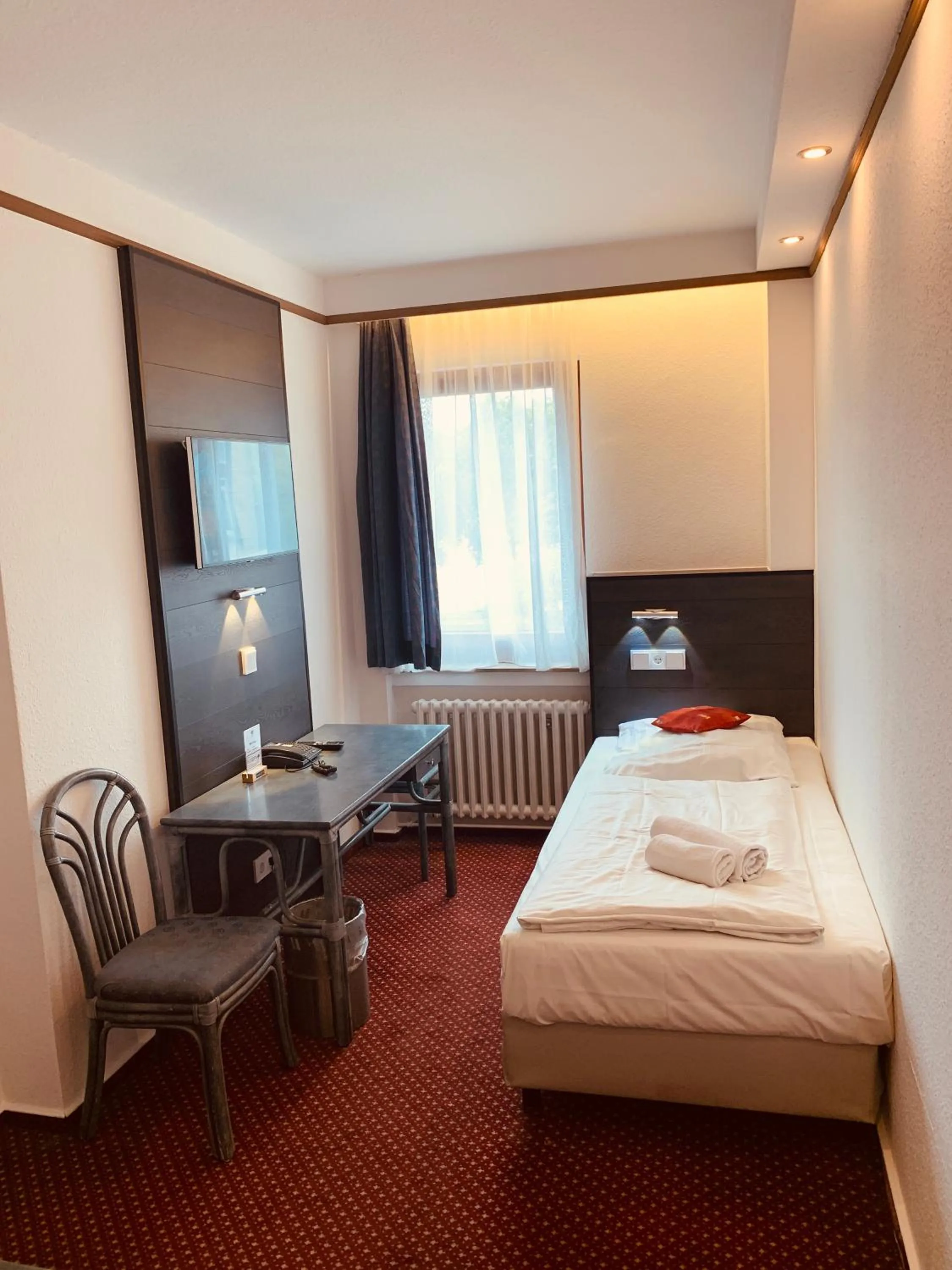 Bedroom, Bed in Hotel Kunibert der Fiese - Superior