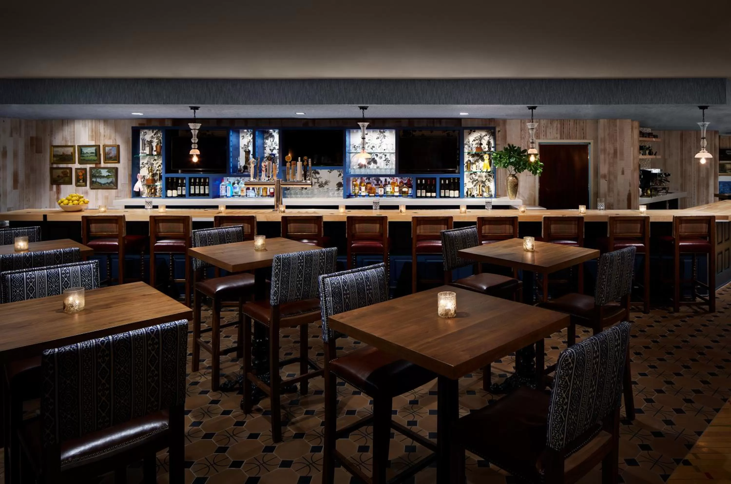 Restaurant/places to eat in Graduate by Hilton Storrs