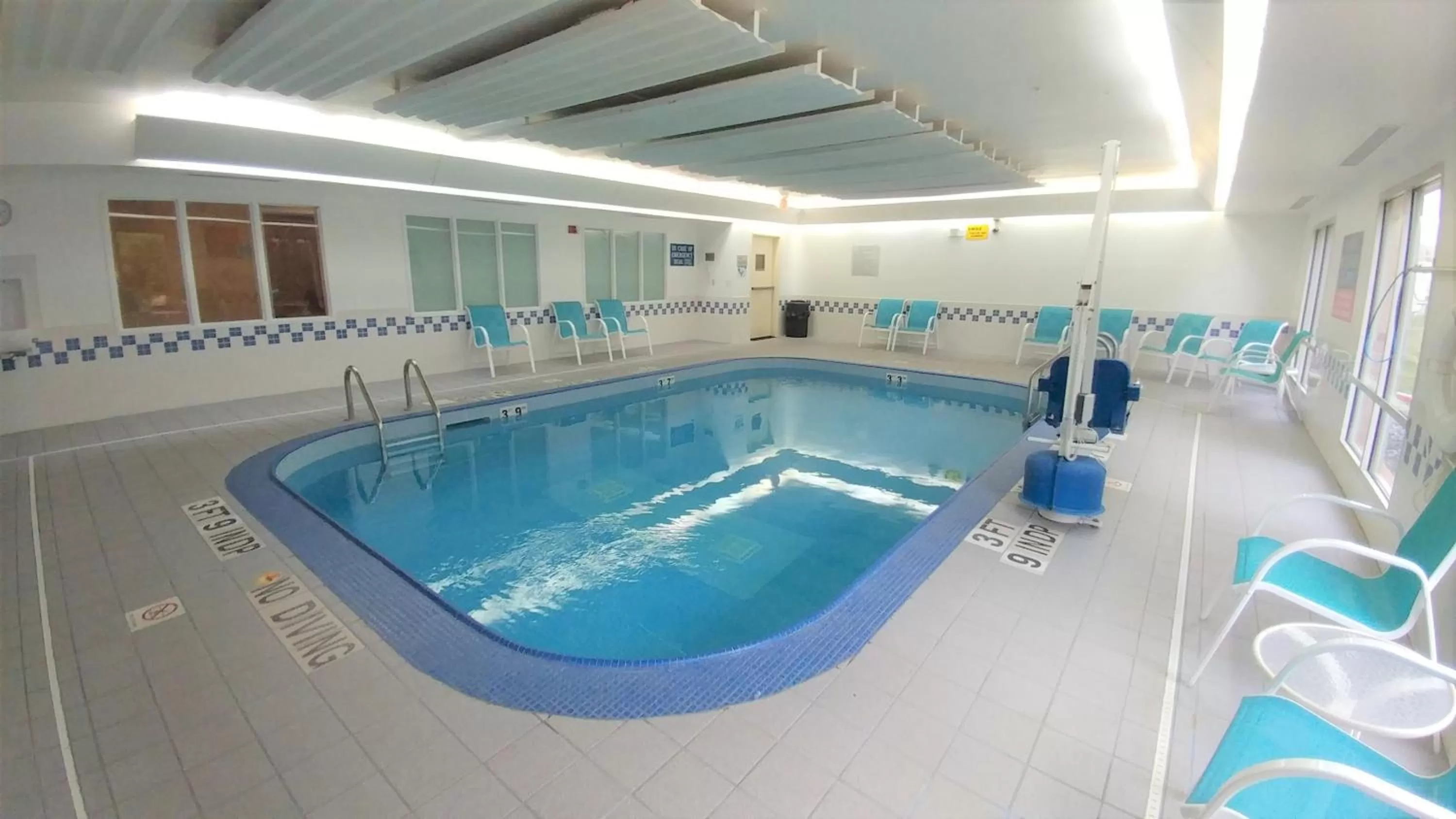 Swimming pool in AmericInn by Wyndham Duluth