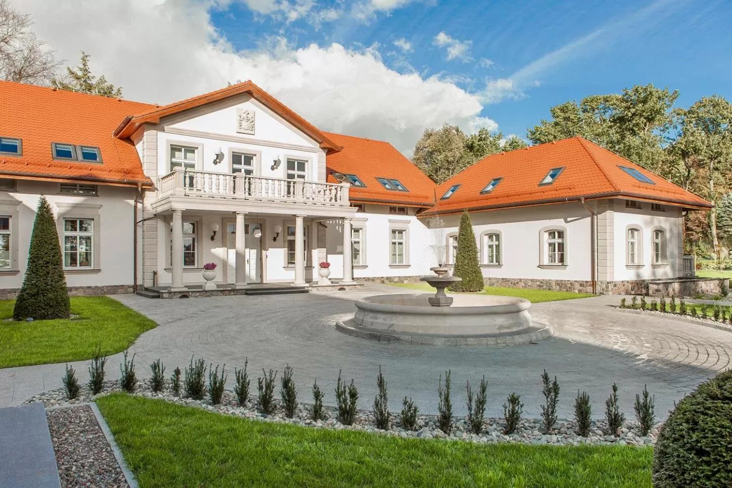 Property building in Leśny Dwór