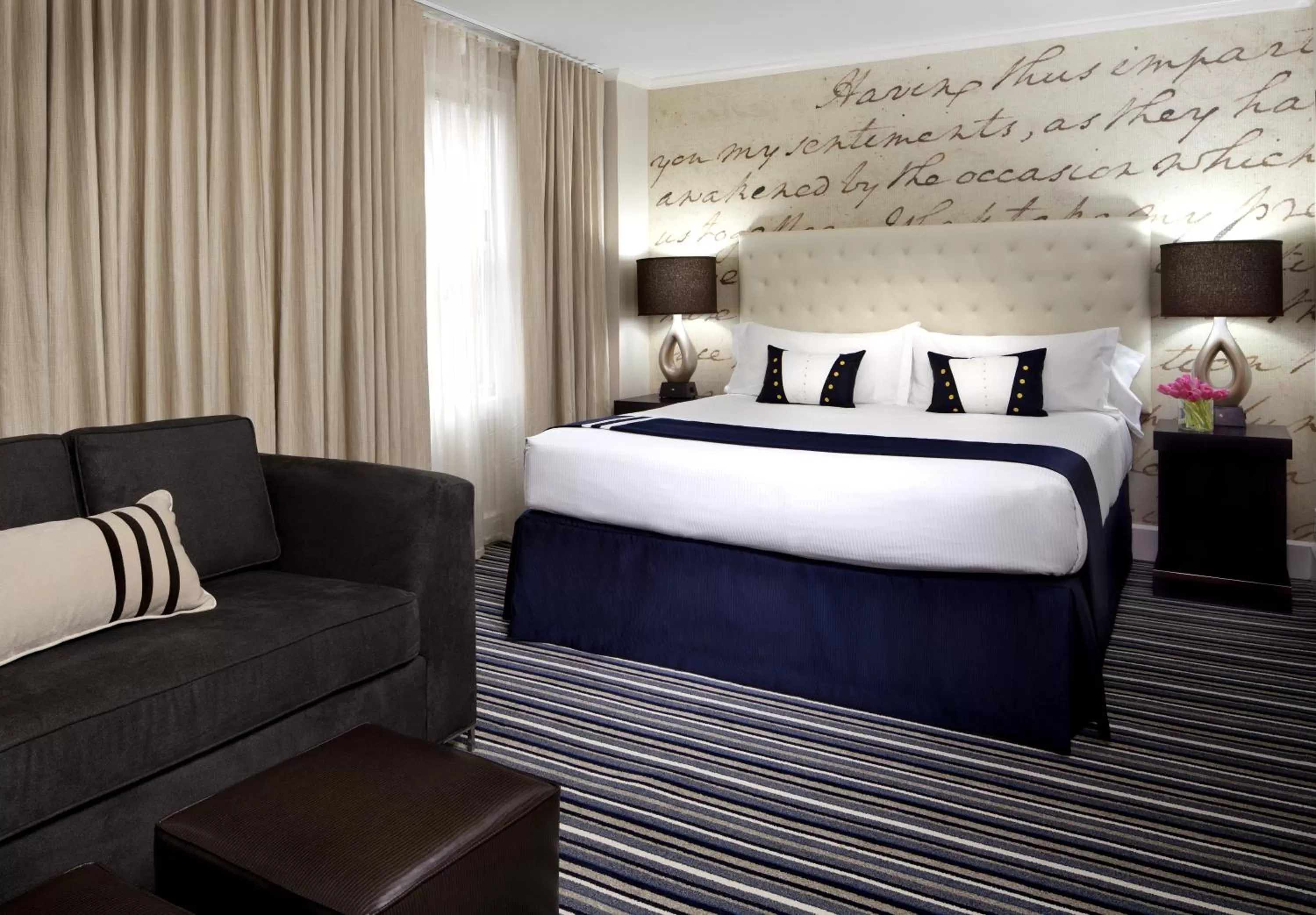 Photo of the whole room, Bed in Kimpton George Hotel by IHG
