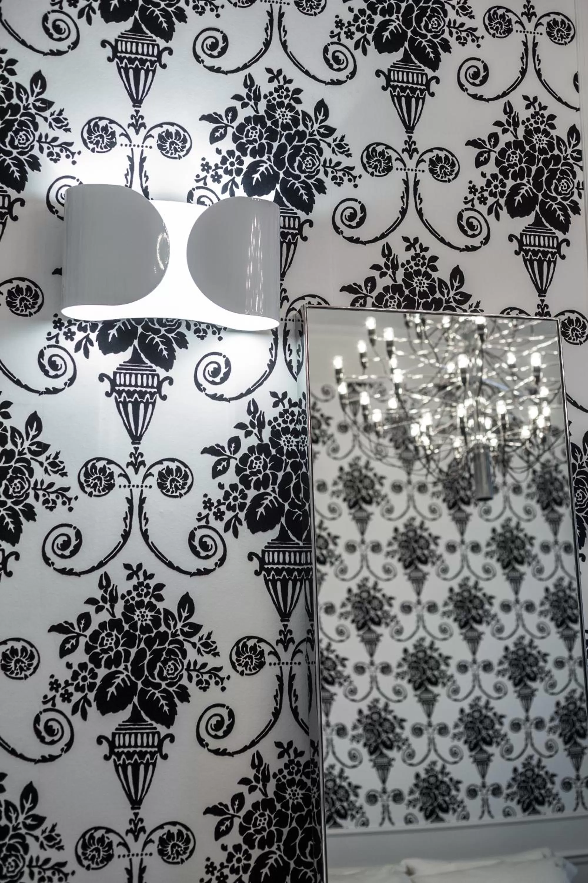 Decorative detail in Relais Metelli