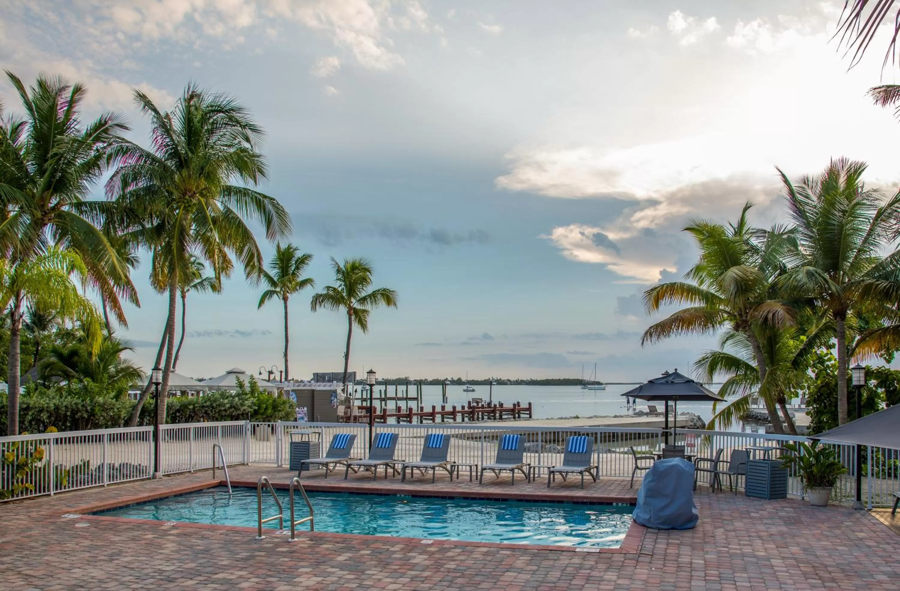 Swimming pool in Bayside Inn Key Largo