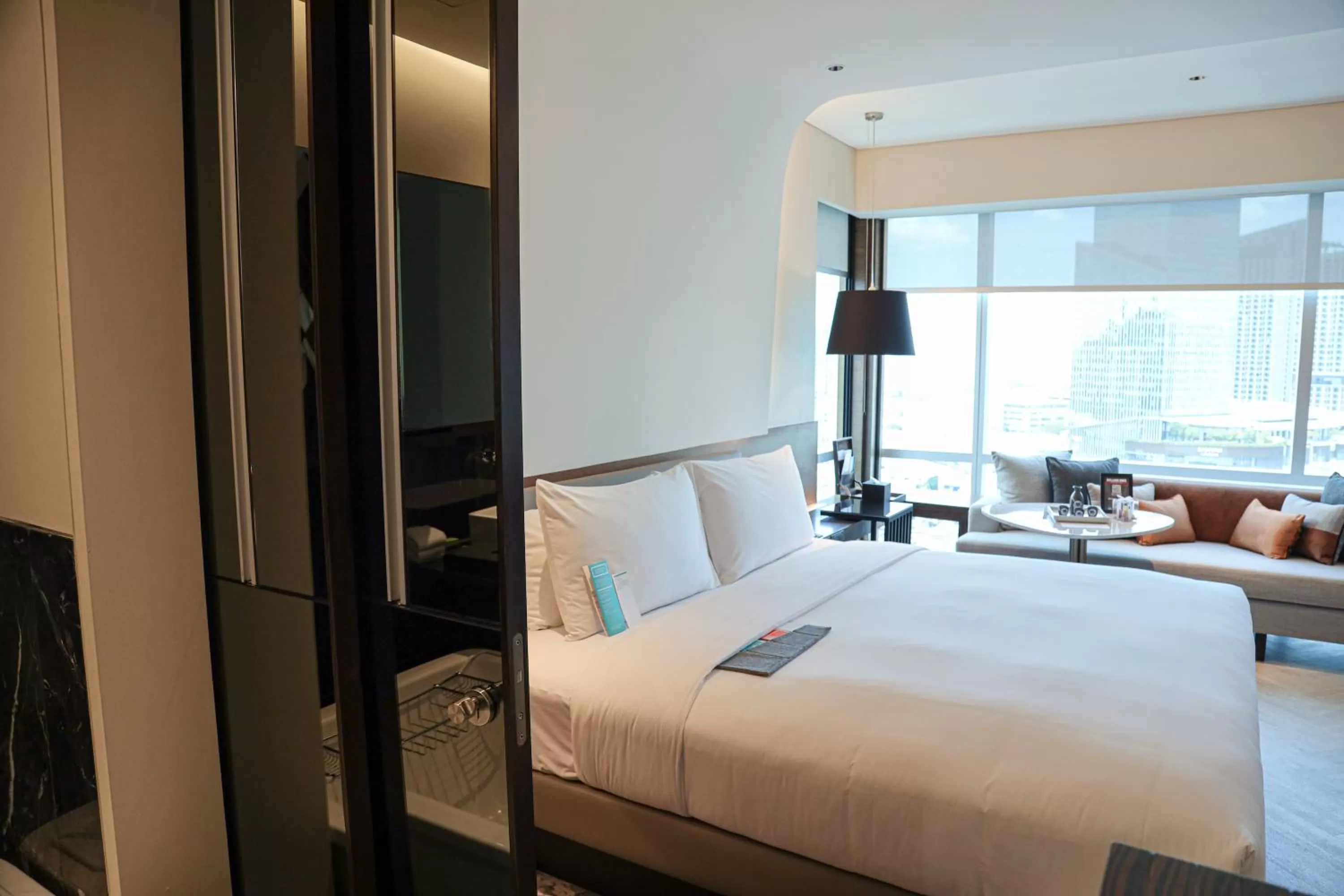 Bed in Le Meridien Bangkok