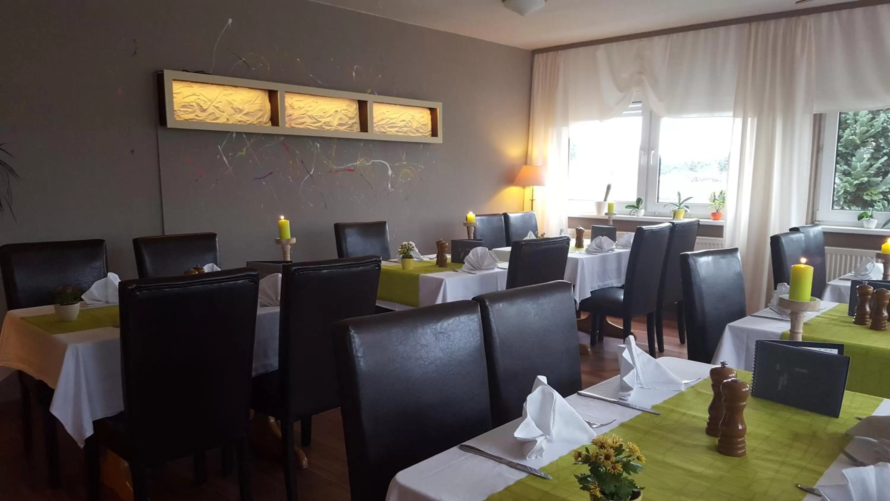 Restaurant/places to eat in Hotel Zur Fichtenbreite -Garni-