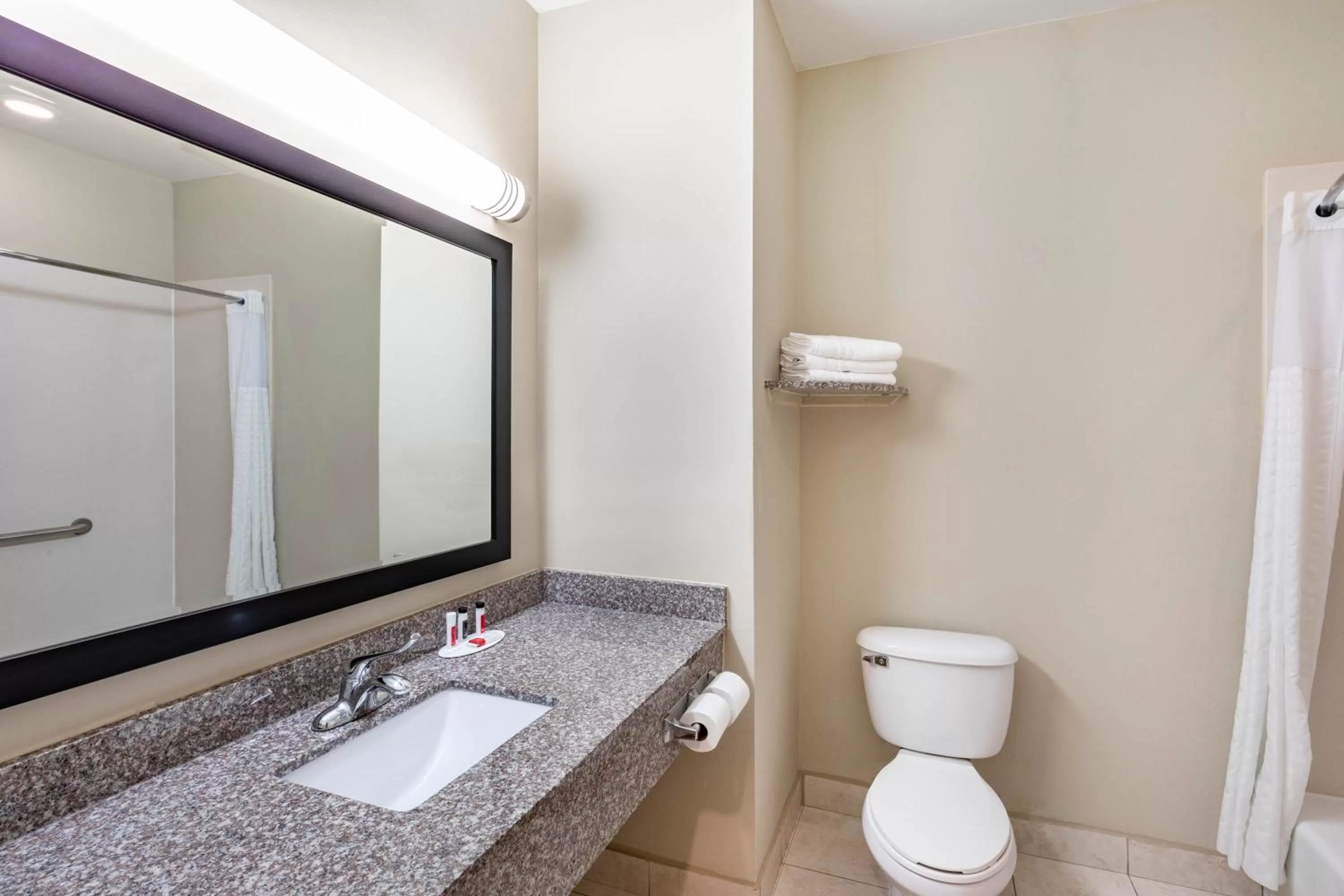 Bathroom in Baymont by Wyndham Victoria