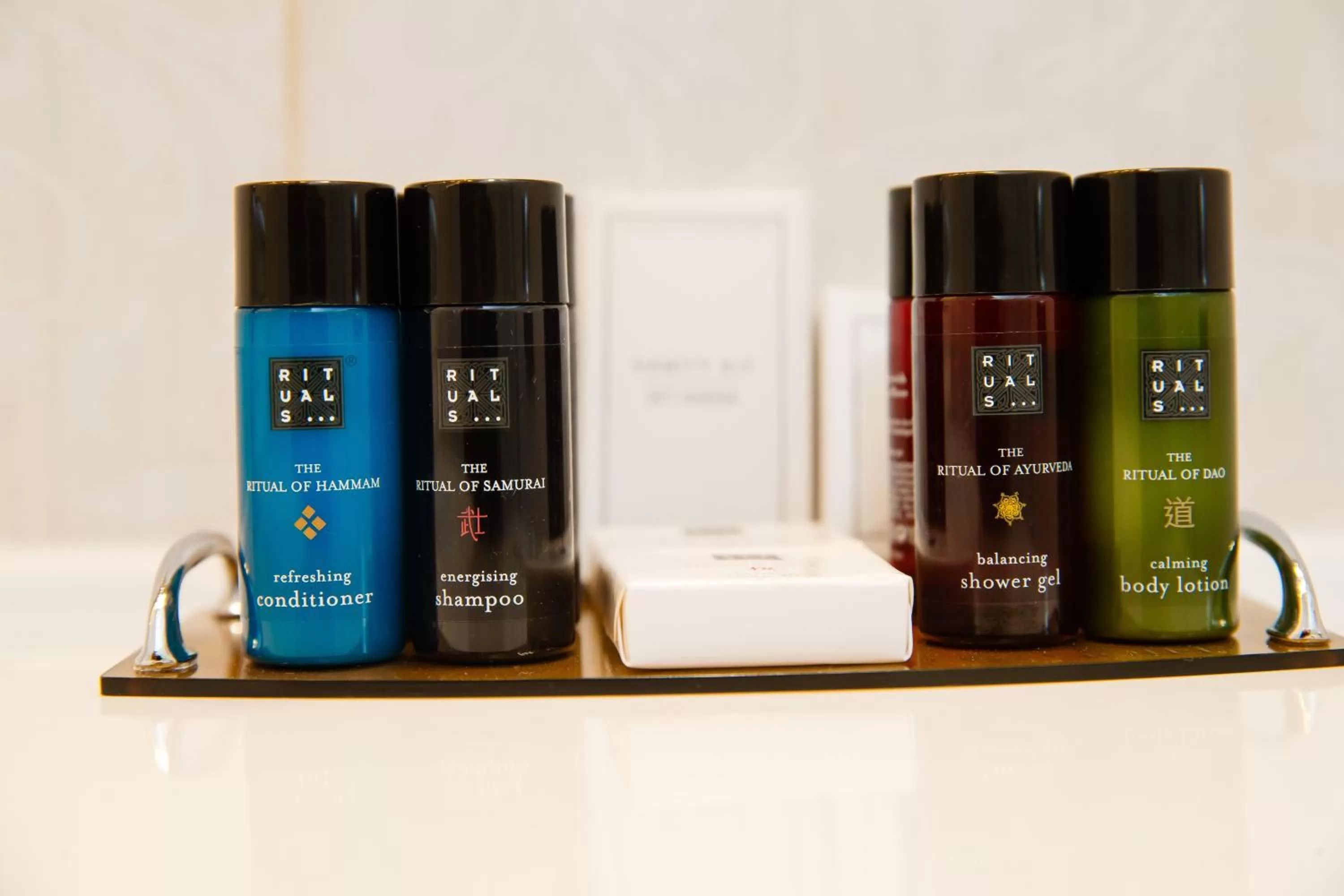 Shower in Hotel Select