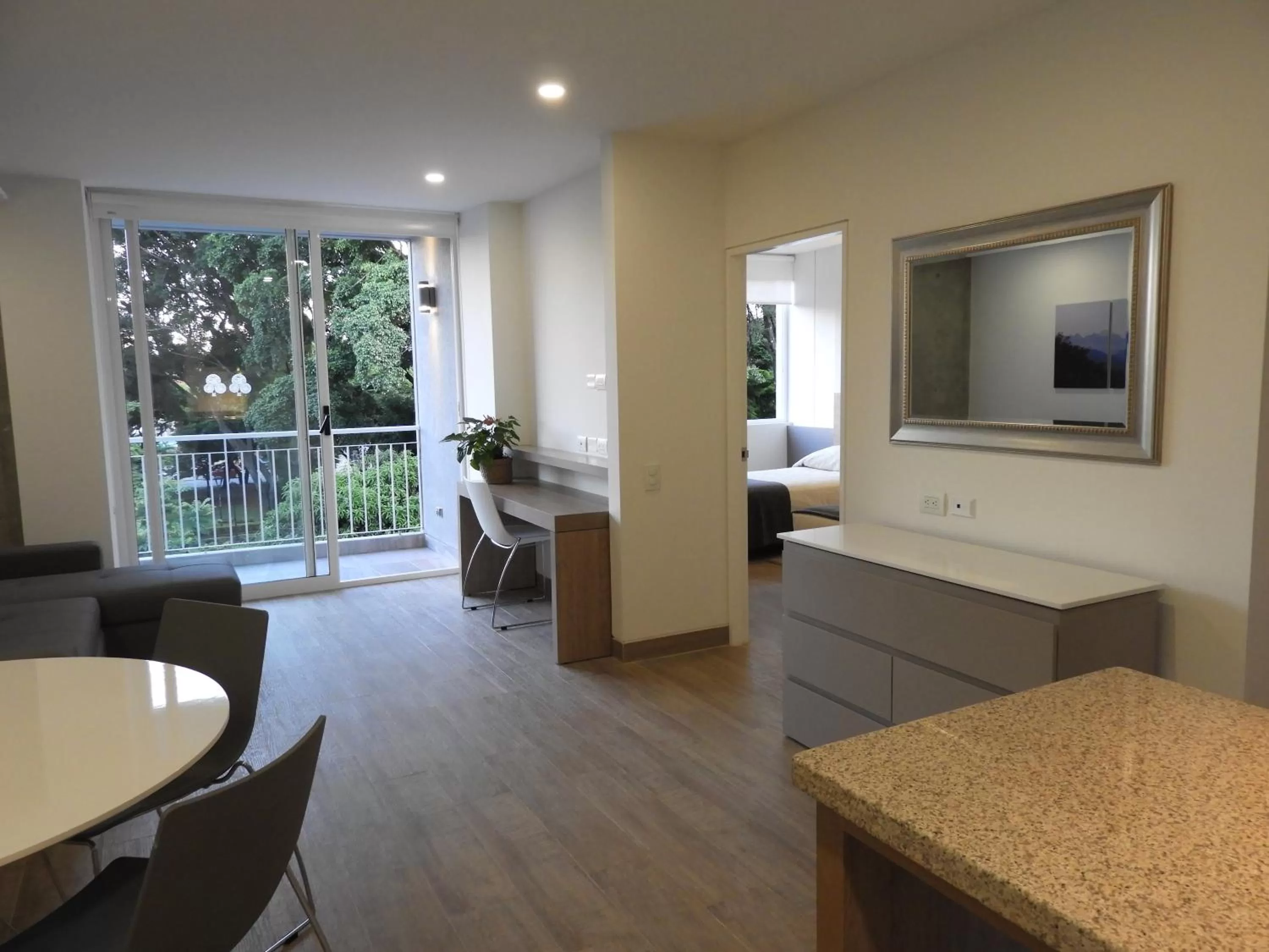 Photo of the whole room in Park V