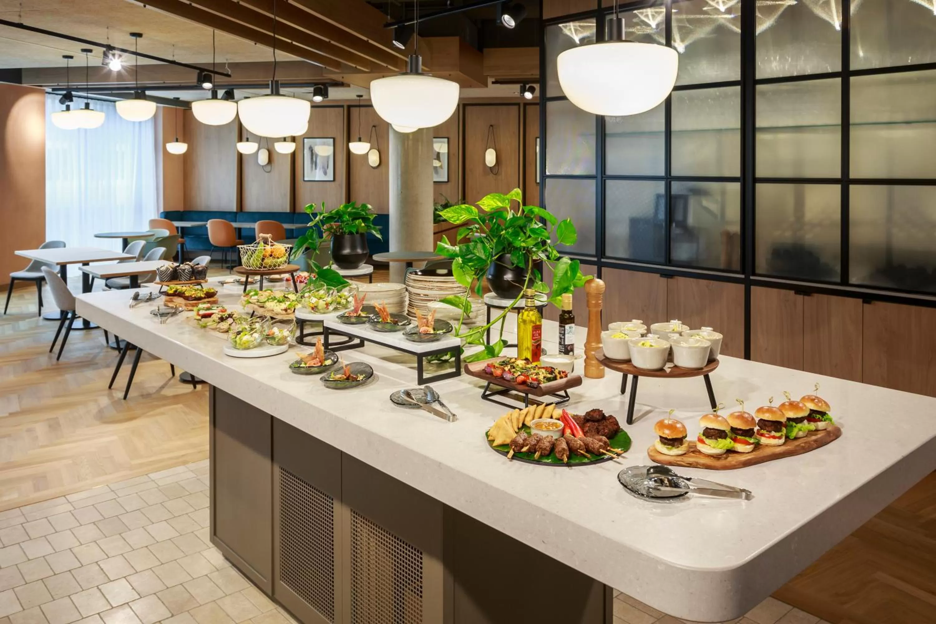 Restaurant/places to eat in Novotel Cambridge North