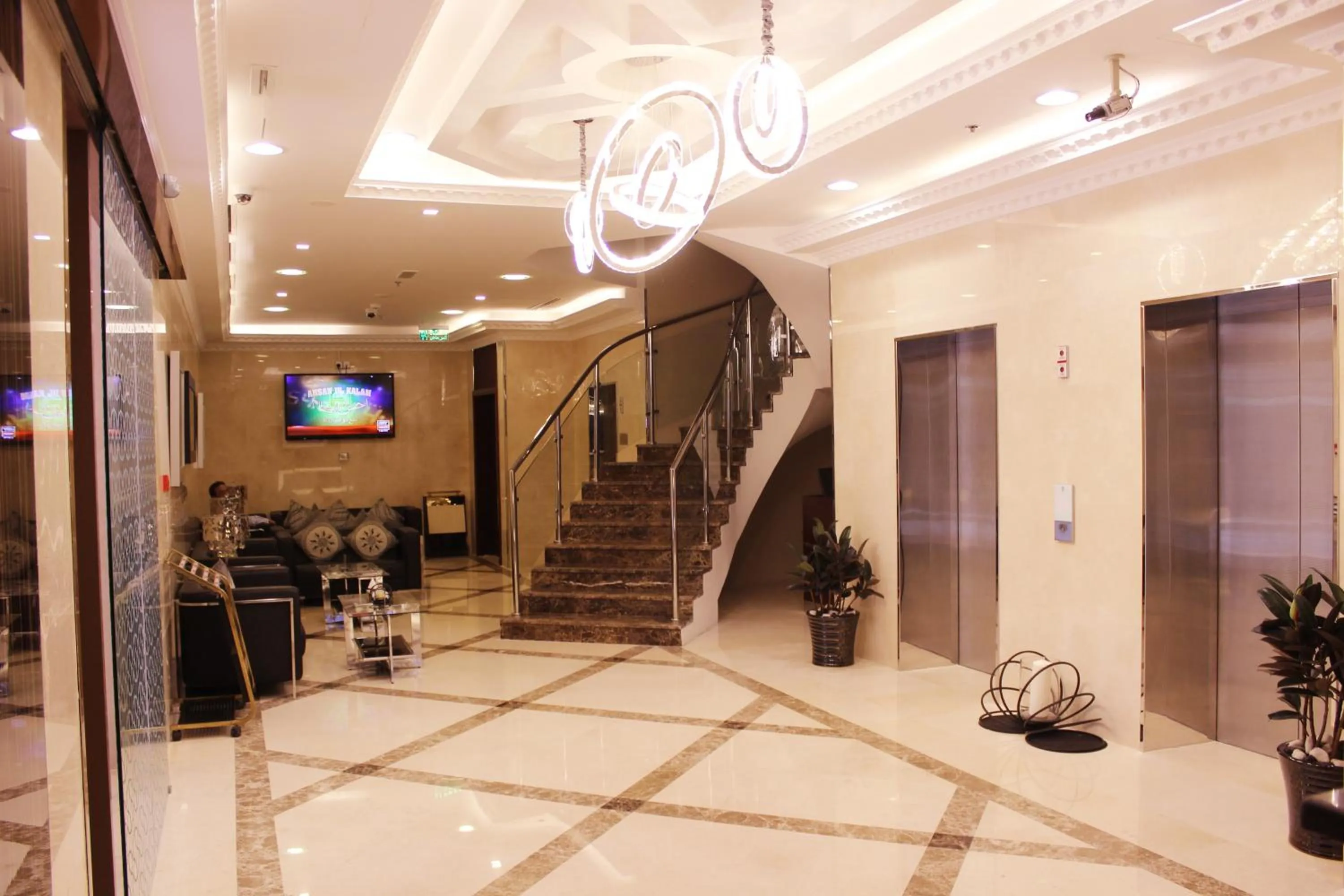 Lobby or reception in Montreal Naif Hotel