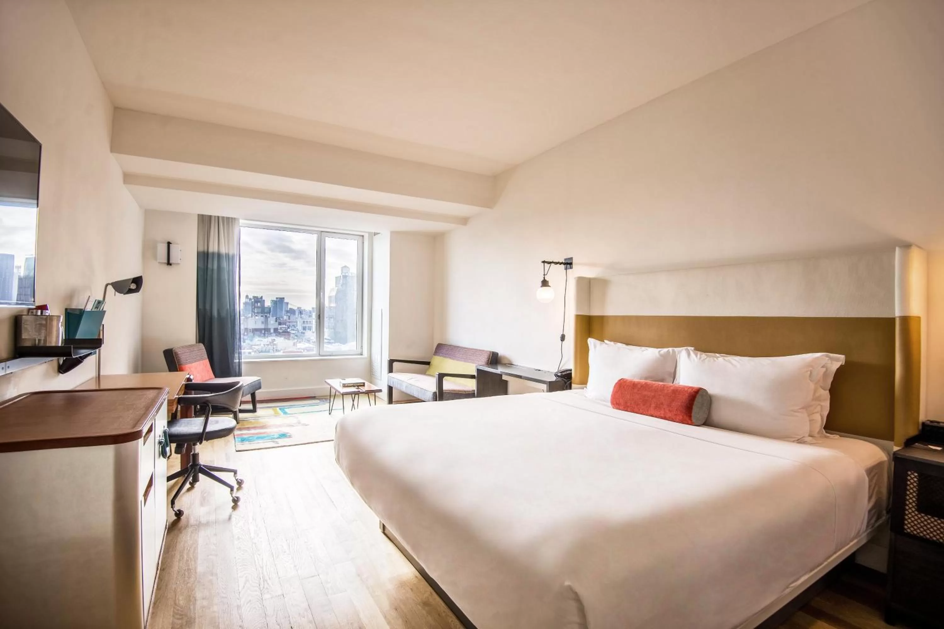 Photo of the whole room, Bed in Hotel Indigo Lower East Side New York by IHG