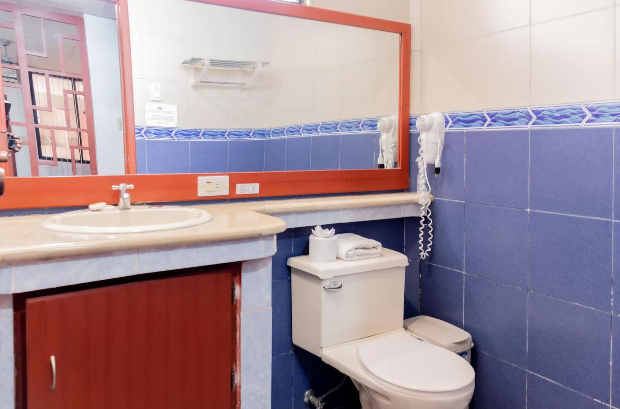 Toilet in Hostal Antares