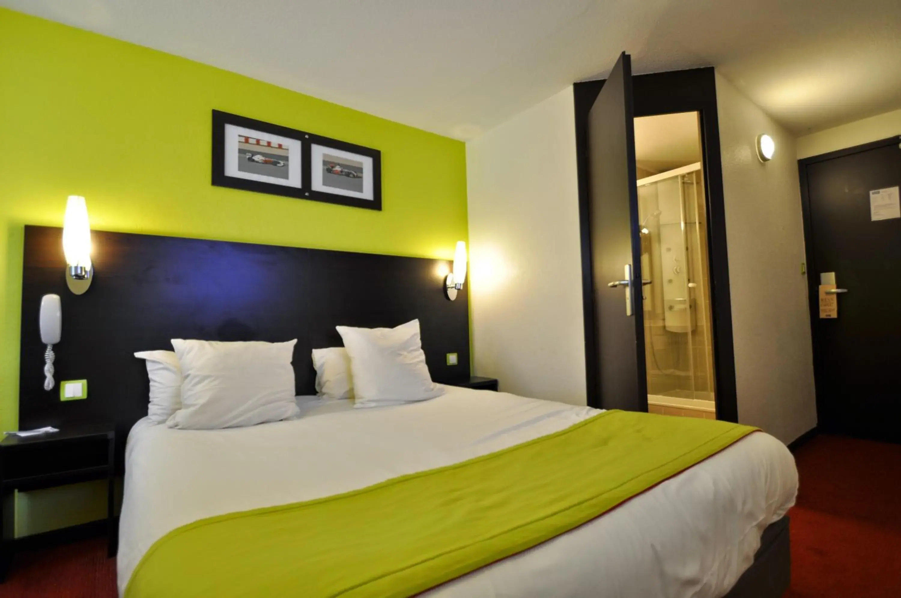 Double Room in Enzo Hotels Vierzon by Kyriad Direct Double Room in Enzo Hotels Vierzon by Kyriad Direct