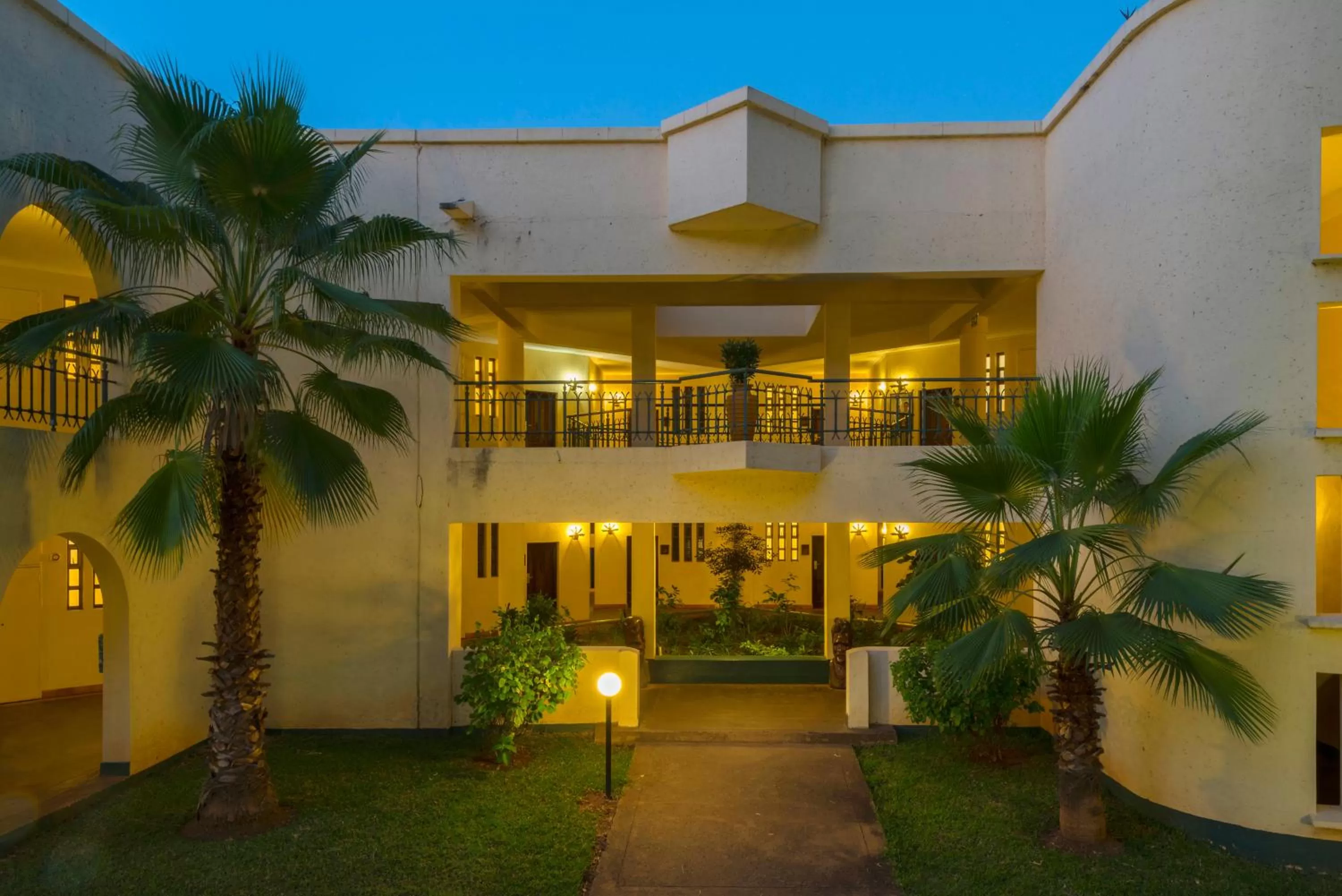 Facade/entrance in Victoria Falls Rainbow Hotel