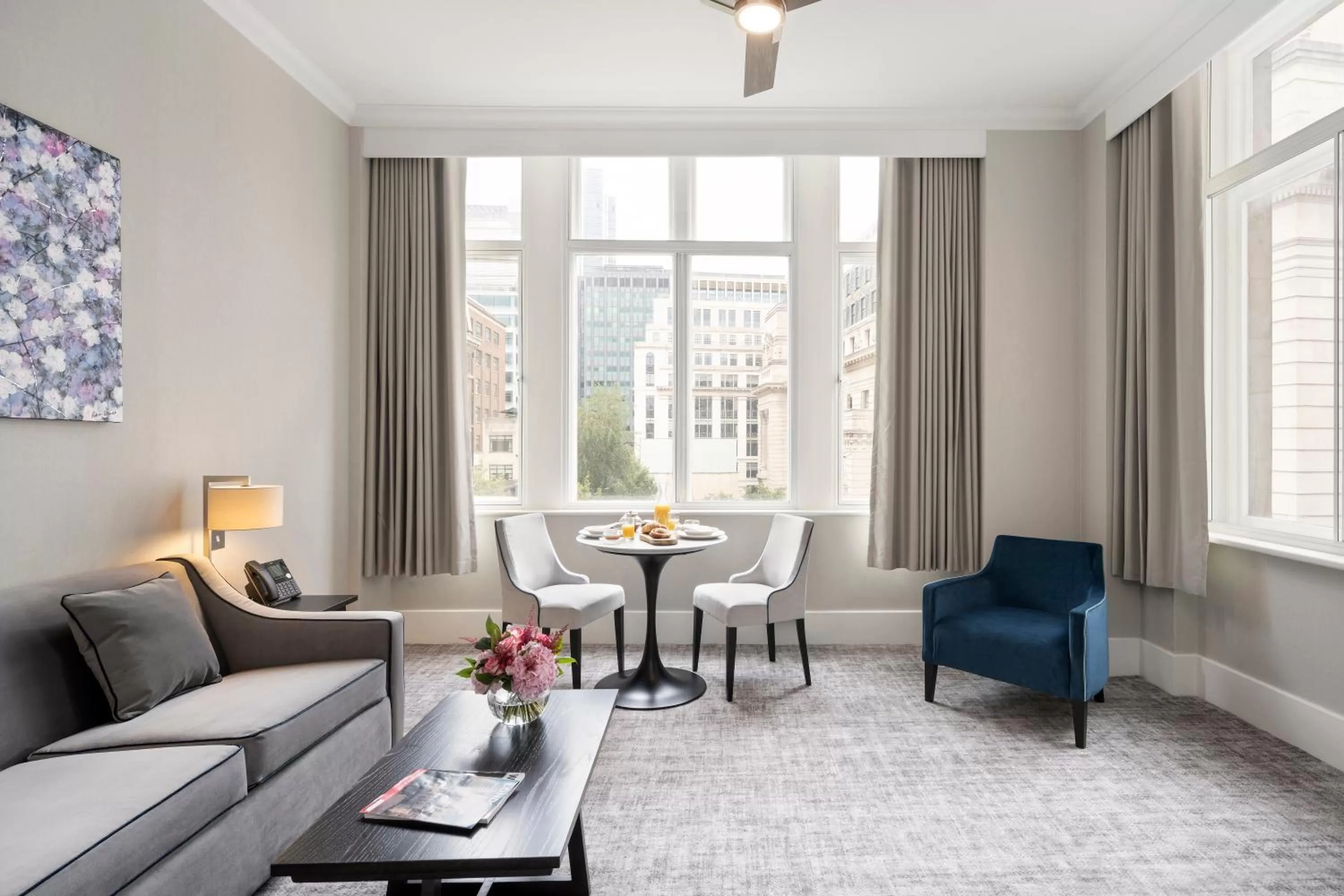 Living room in Tower Residences by Blue Orchid