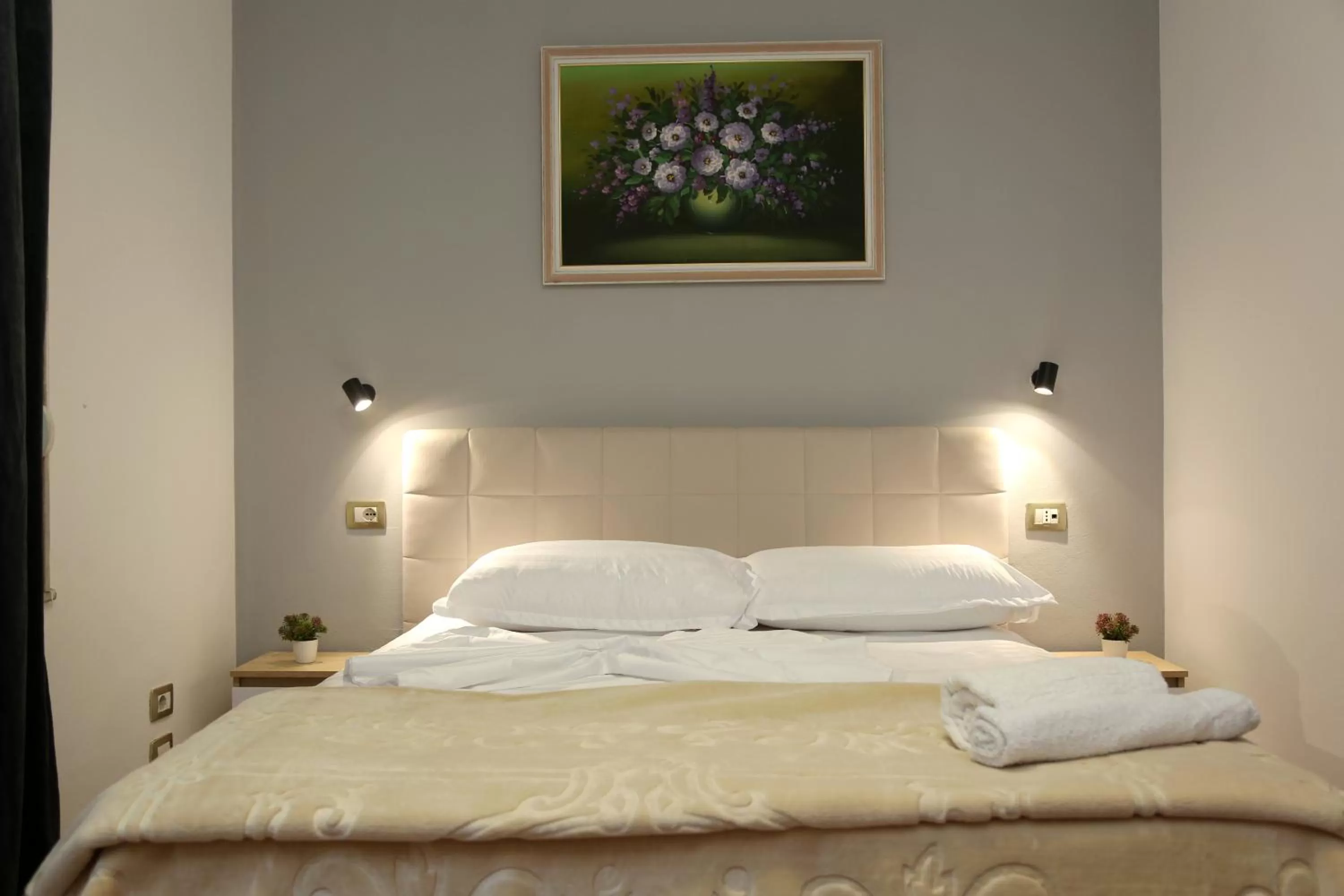 Bed in Hotel Millenium Tirana