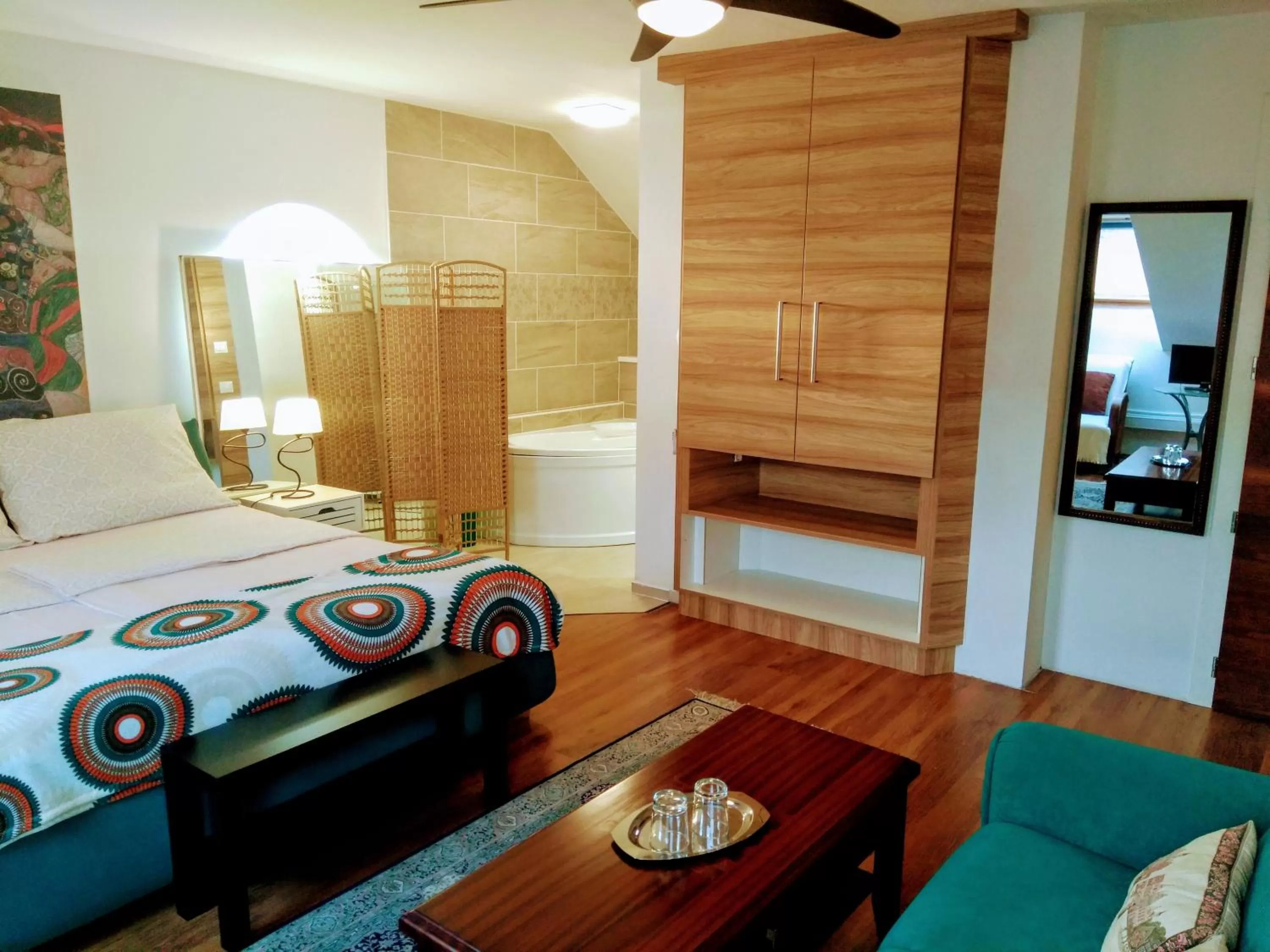 Photo of the whole room, Bed in Buda Panzió