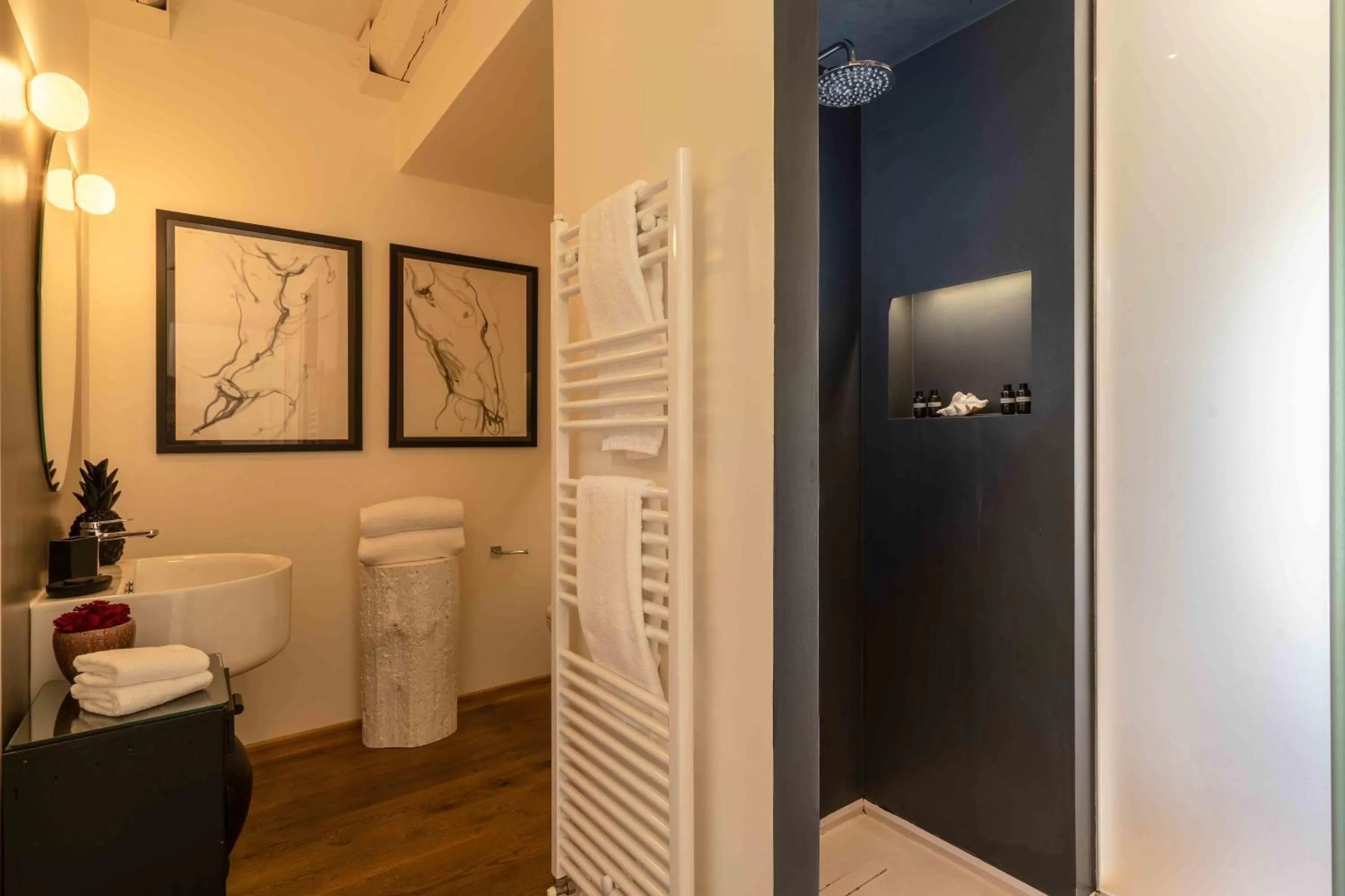 Shower in CasaVostra - Ambience Suites