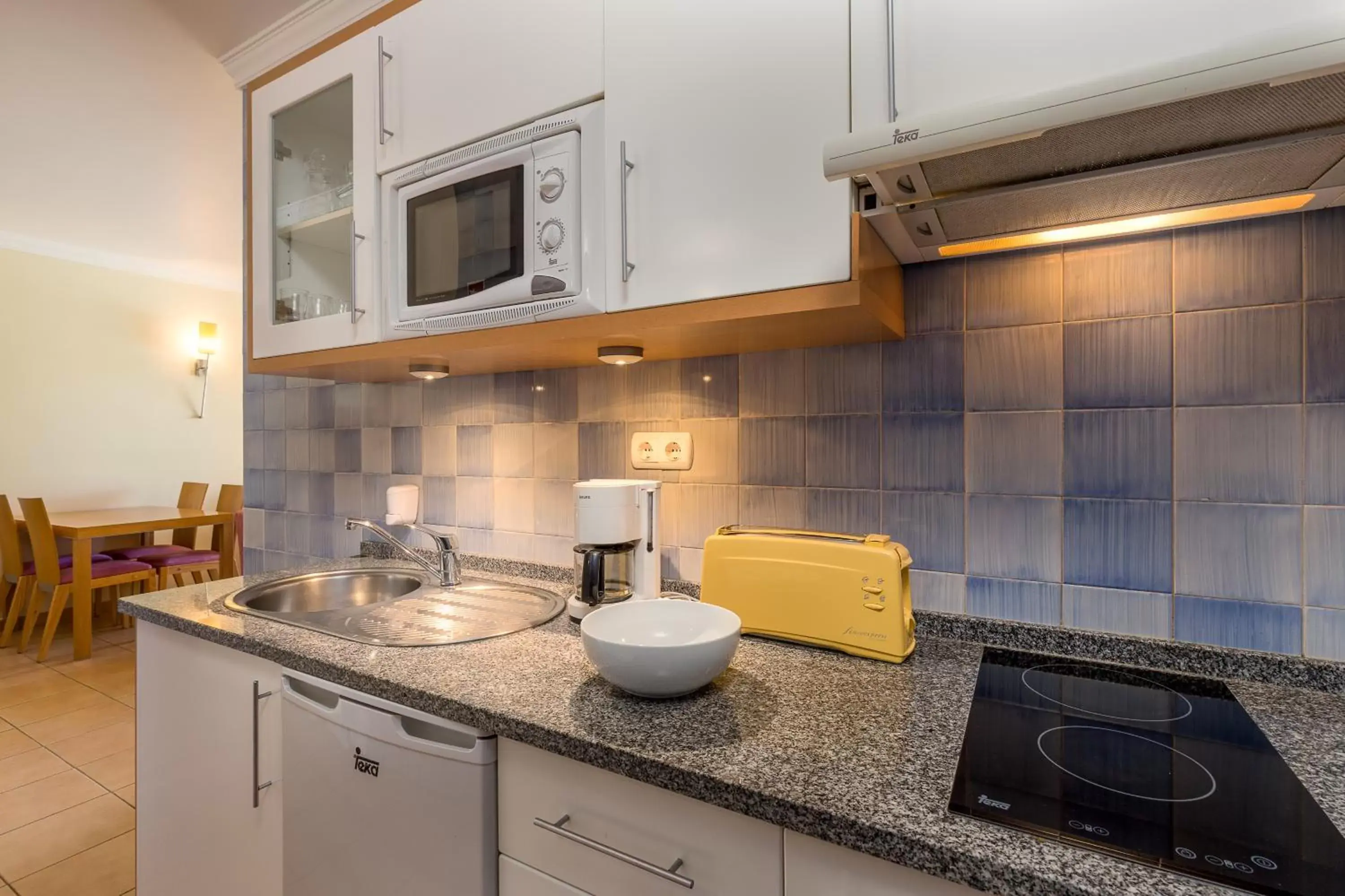 One-Bedroom Apartment with Partial Sea View in Hotel Apartamento Dunamar One-Bedroom Apartment with Partial Sea View in Hotel Apartamento Dunamar