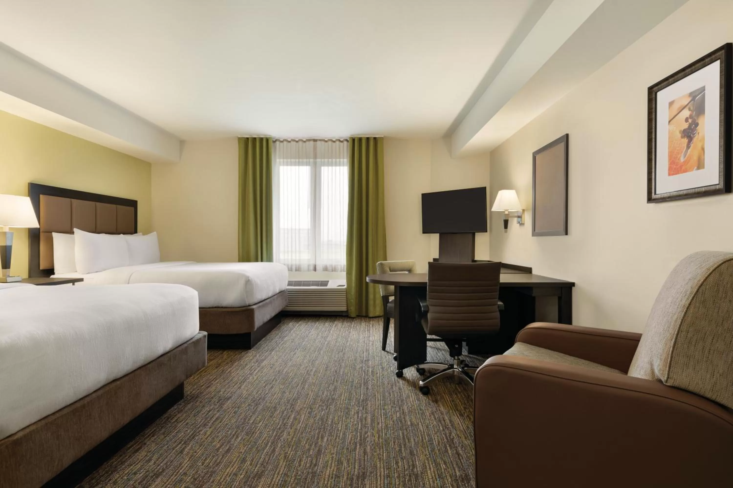 Photo of the whole room, Bed in Park Inn by Radisson, Calgary Airport North, AB