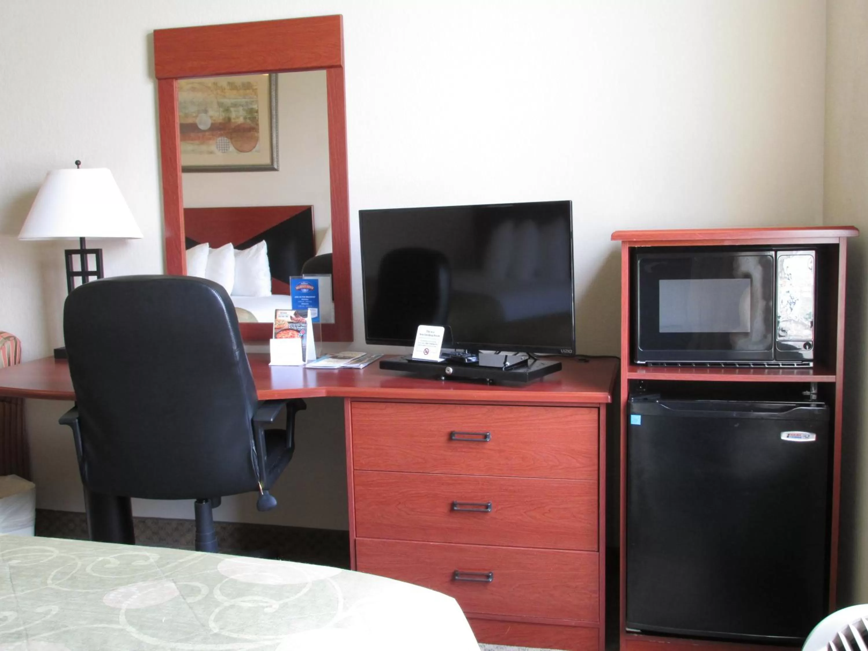 TV and multimedia, TV/Entertainment Center in Baymont by Wyndham Marrero